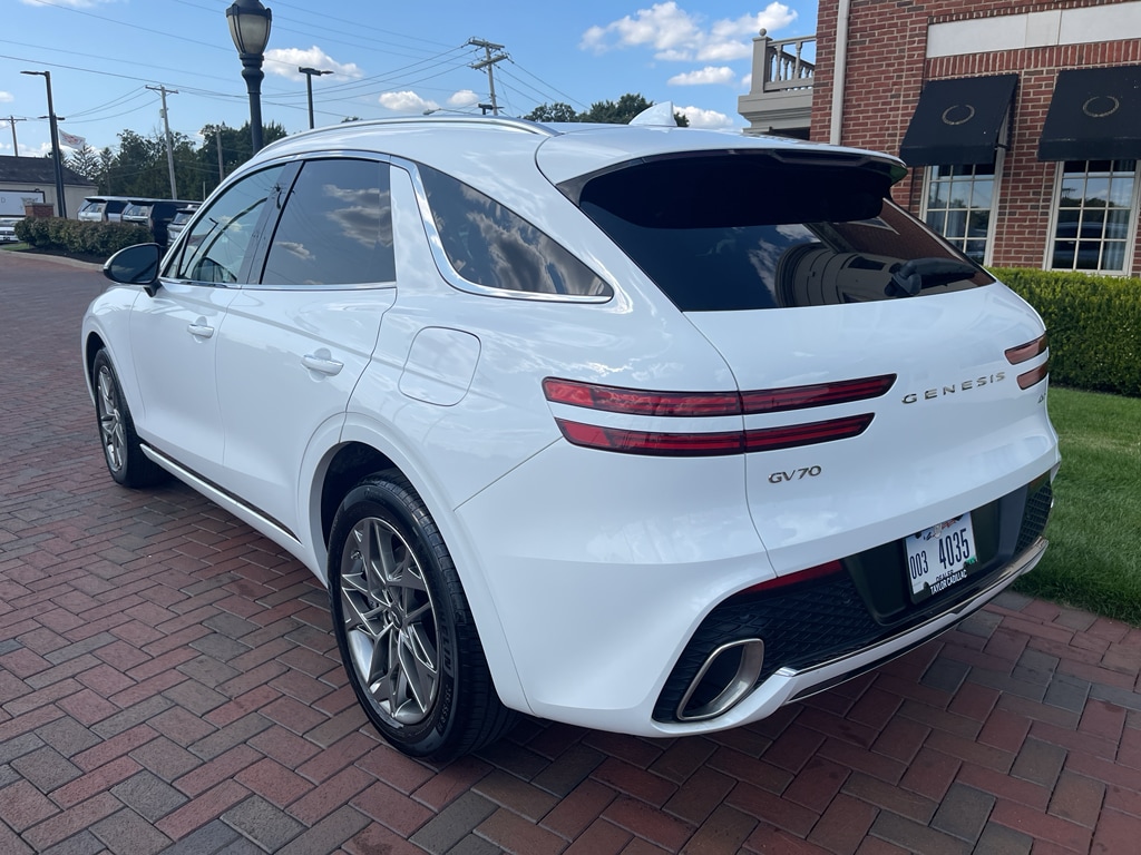 2025 GENESIS GV70 Standard - Photo 10