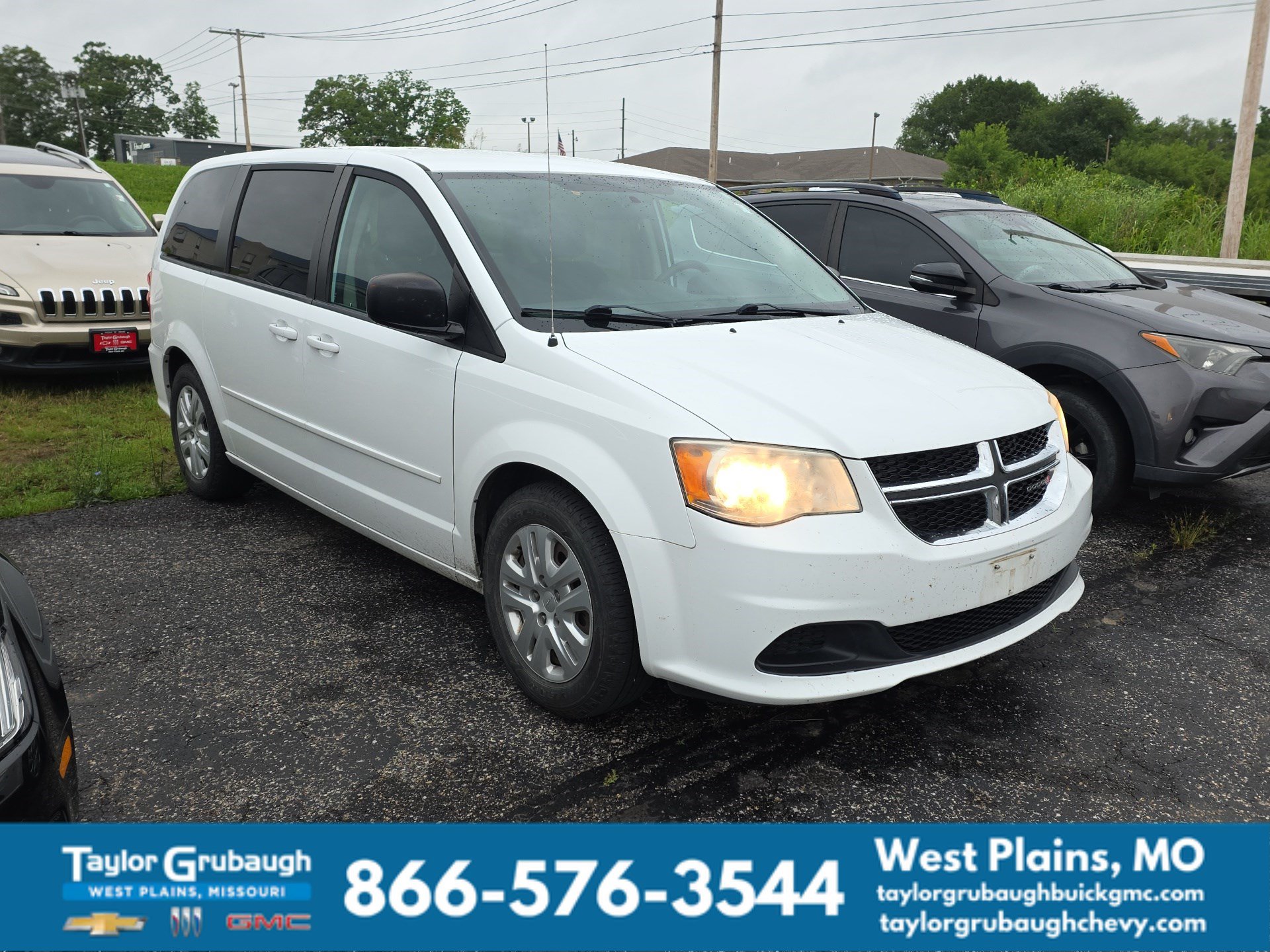 White 2014 Dodge Grand Caravan Minivan Front-Wheel Drive Automatic