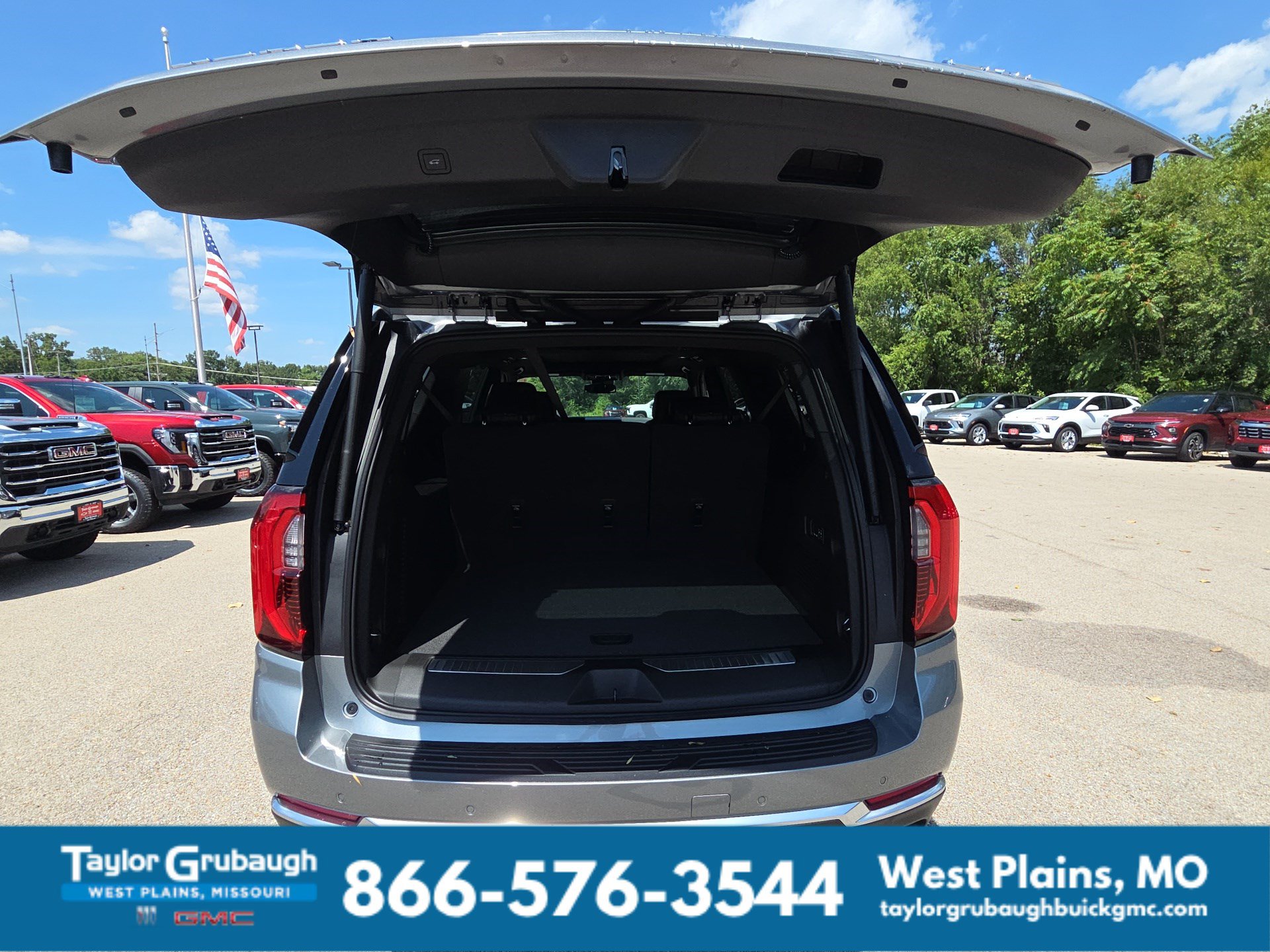 2026 GMC Yukon XL Denali - Photo 32