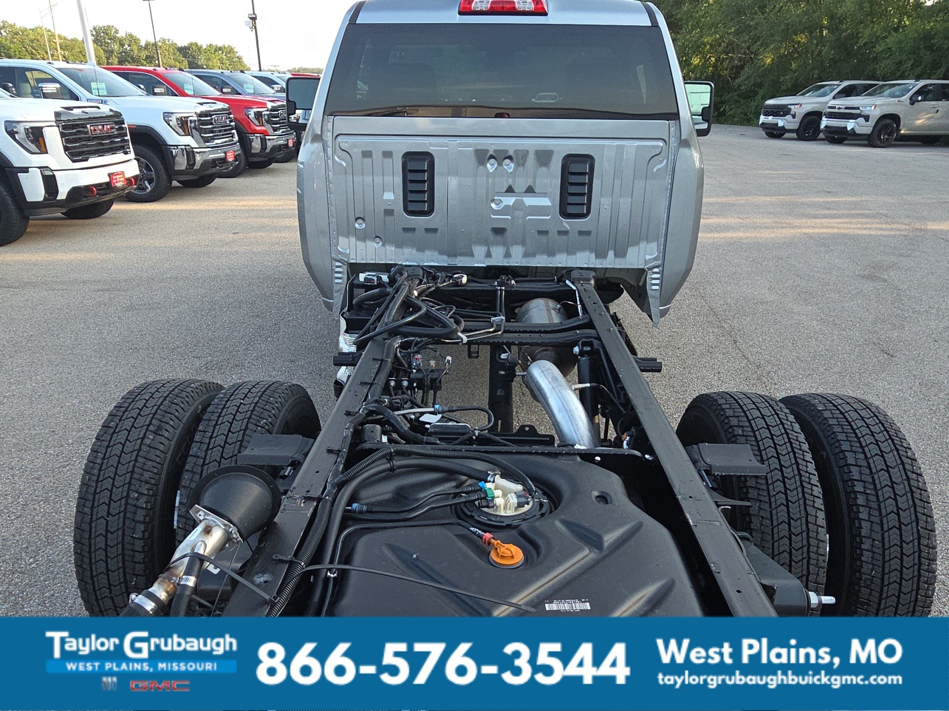 2026 GMC Sierra 3500HD Pro - Photo 8