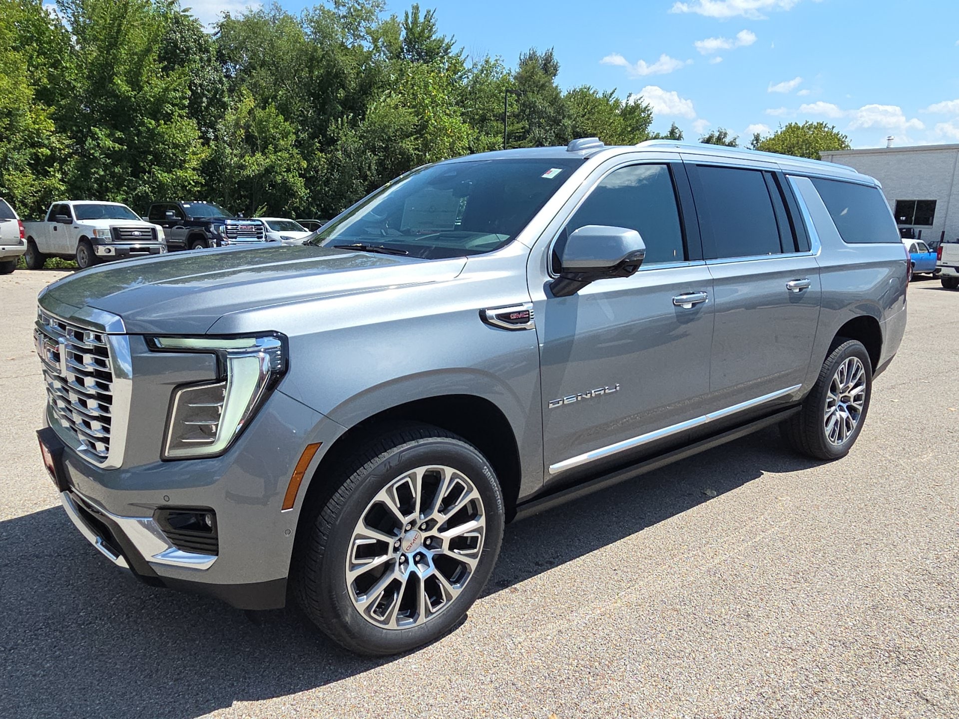 2026 GMC Yukon XL Denali - Photo 4
