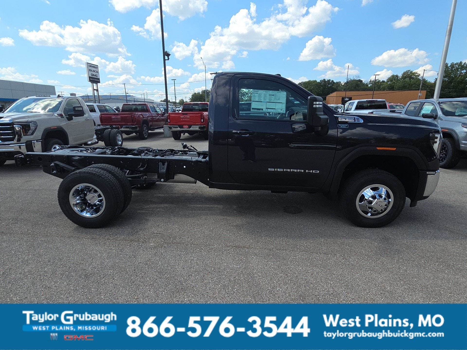 2026 GMC Sierra 3500 Chassis Cab SLE - Photo 10