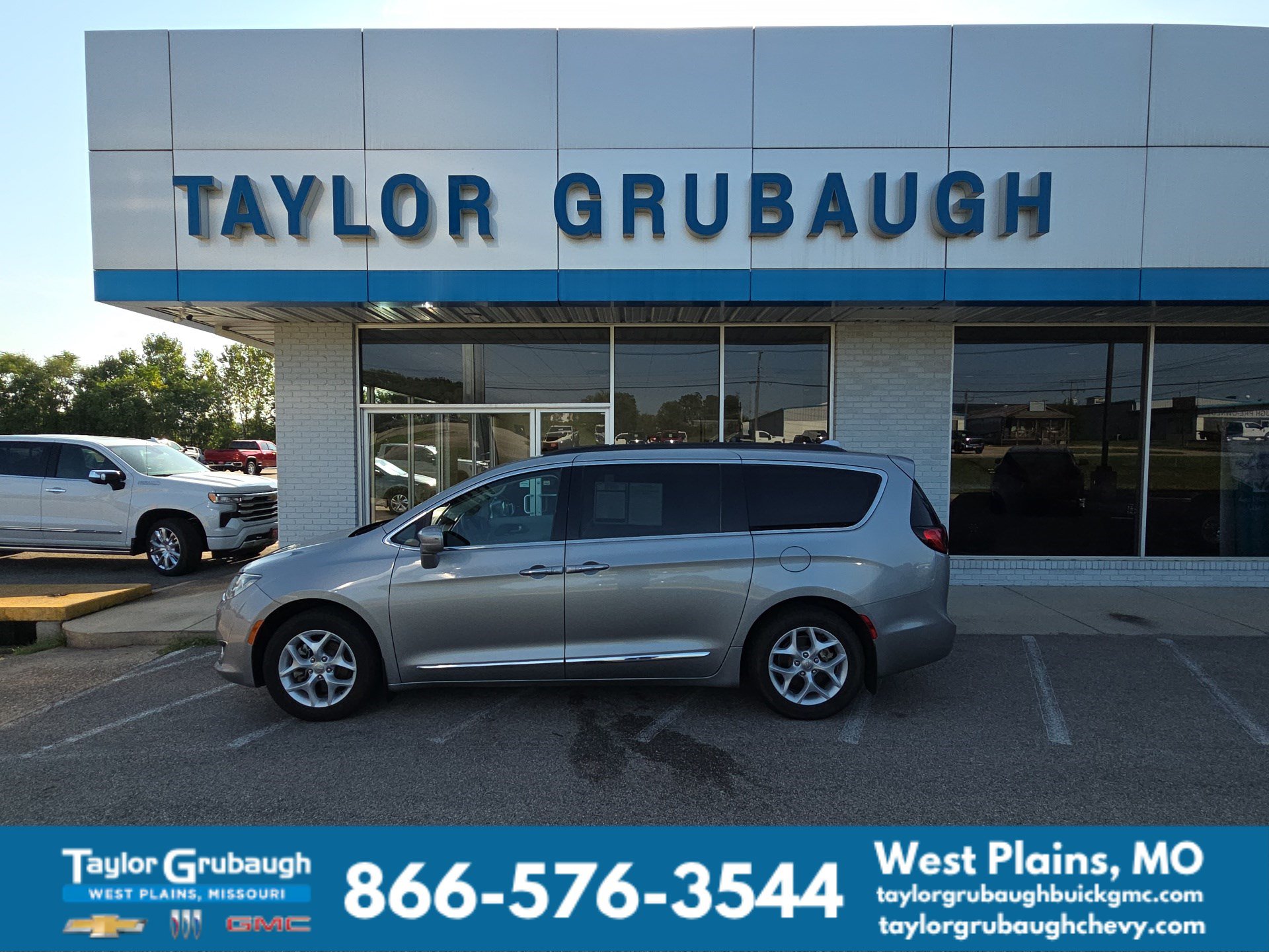  2017 Chrysler Pacifica Touring L FWD   