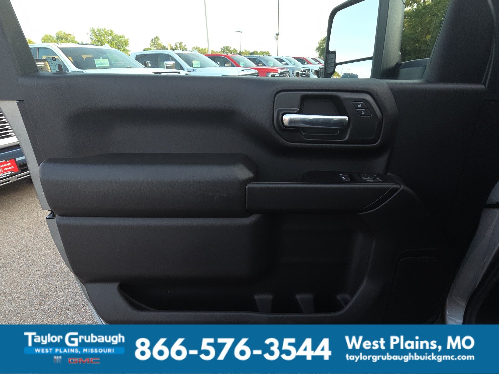 2026 GMC Sierra 3500HD Pro - Photo 13