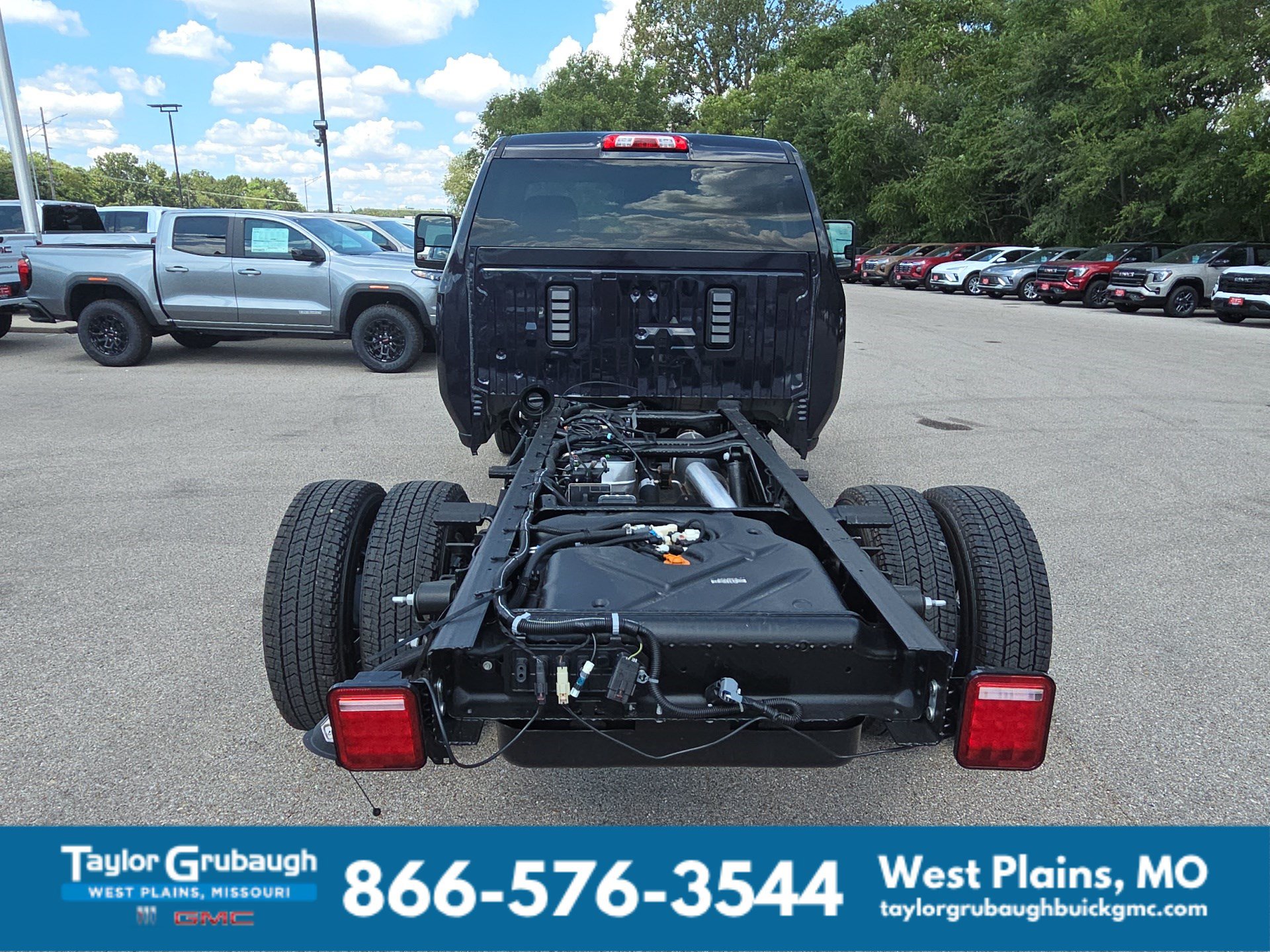 2026 GMC Sierra 3500 Chassis Cab SLE - Photo 7