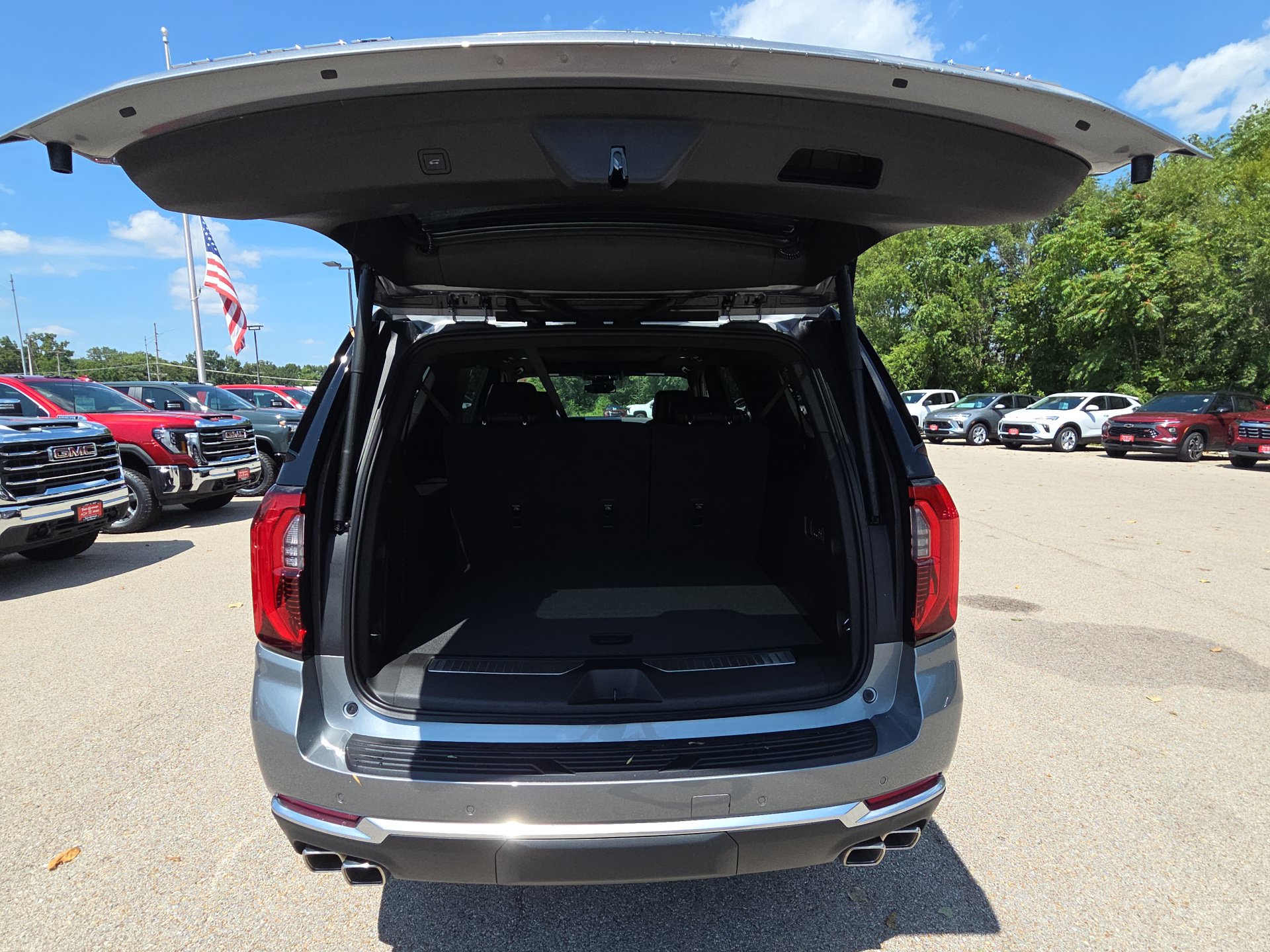 2026 GMC Yukon XL Denali - Photo 33