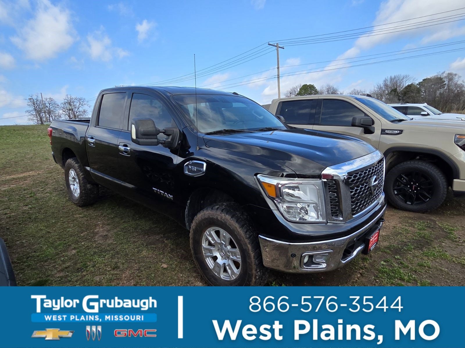 2017 Nissan Titan SV Crew Cab 4WD