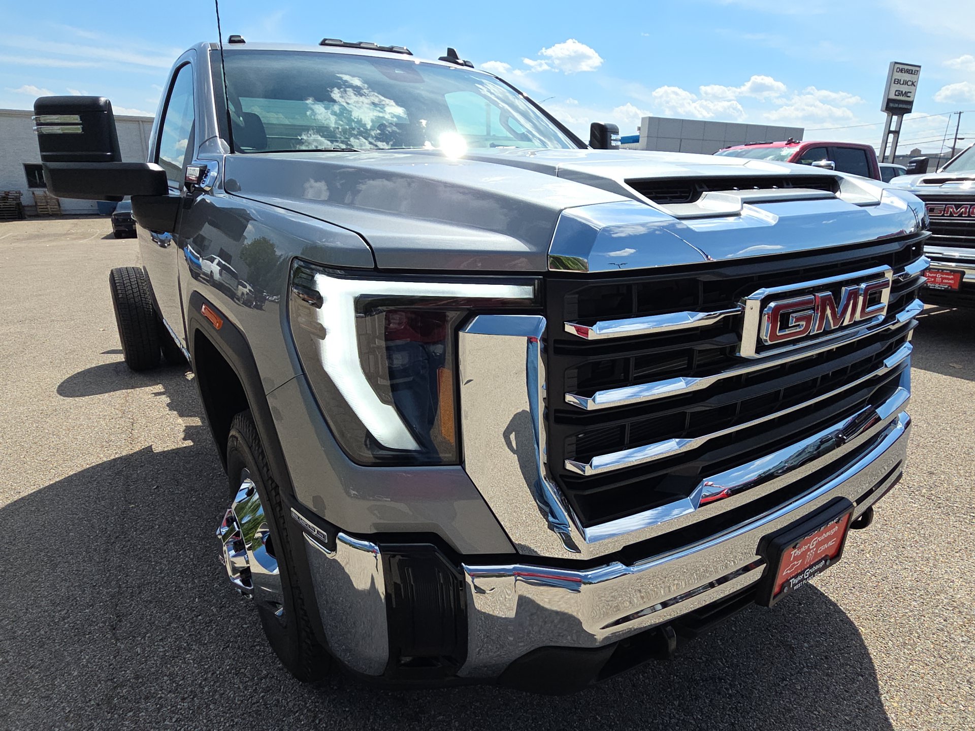 2026 GMC Sierra 3500 Chassis Cab SLE - Photo 12