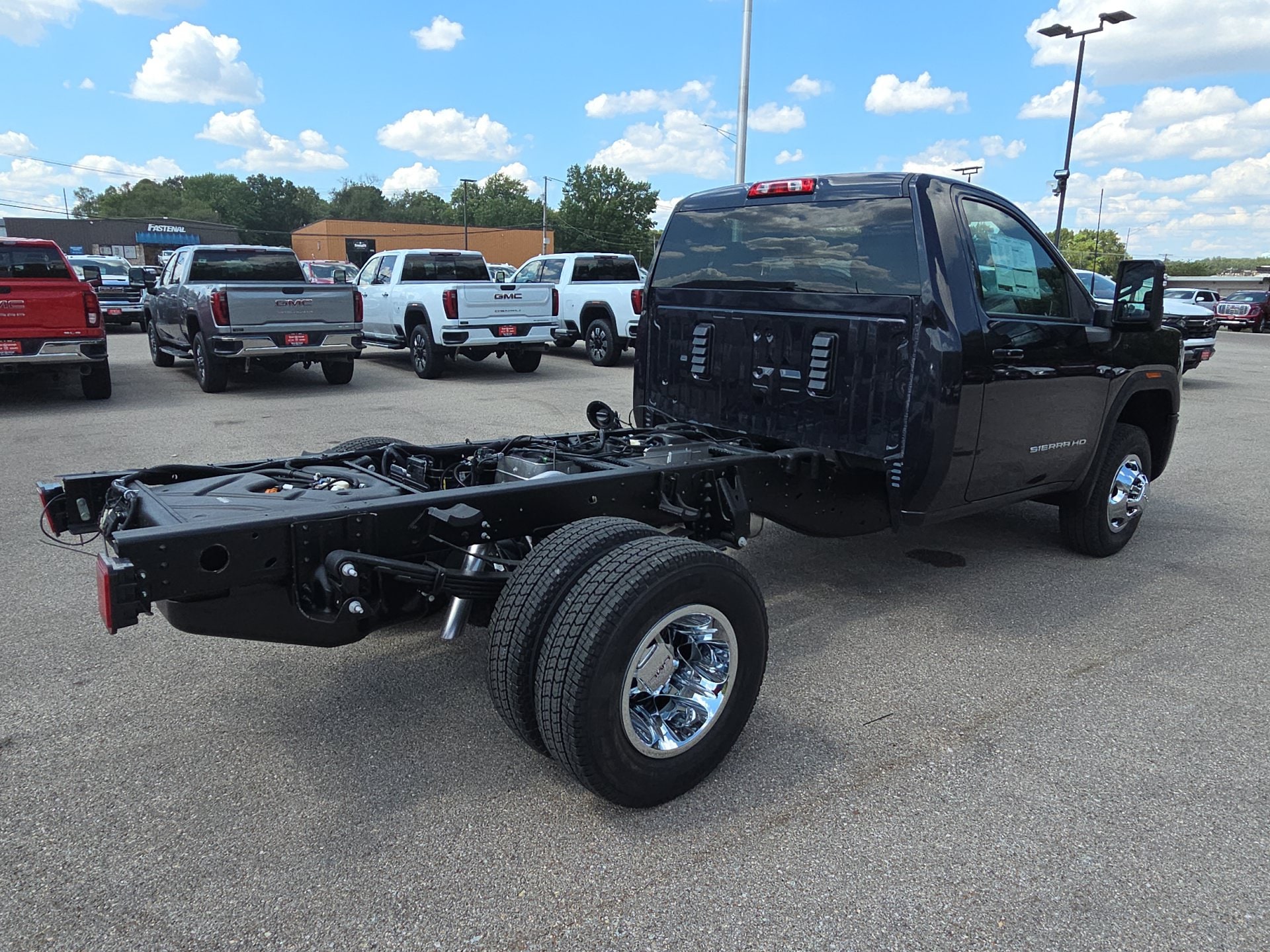 2026 GMC Sierra 3500 Chassis Cab SLE - Photo 9