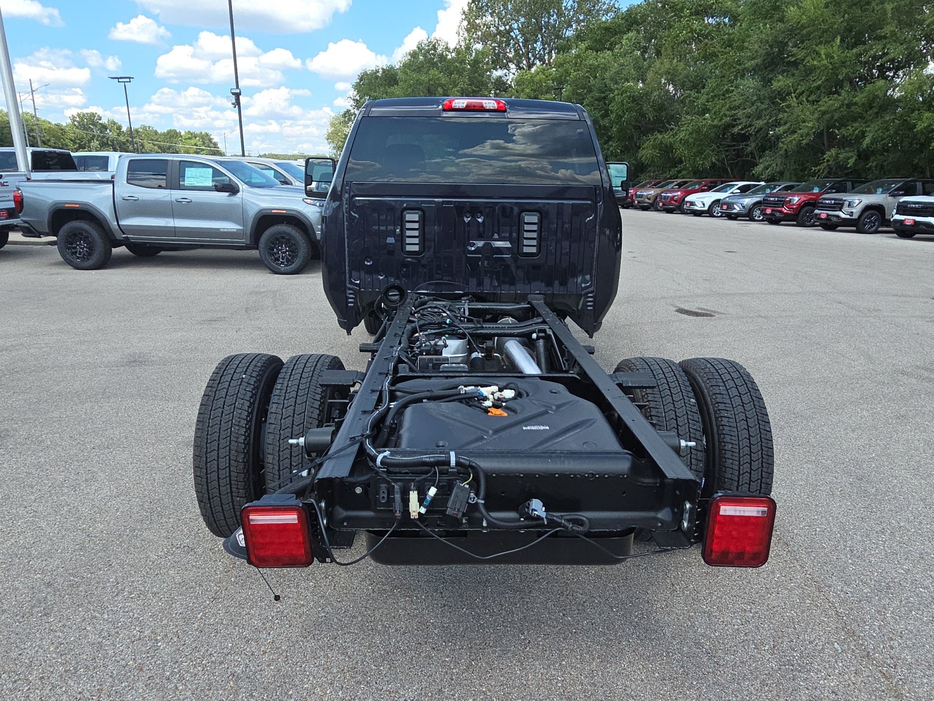2026 GMC Sierra 3500 Chassis Cab SLE - Photo 7