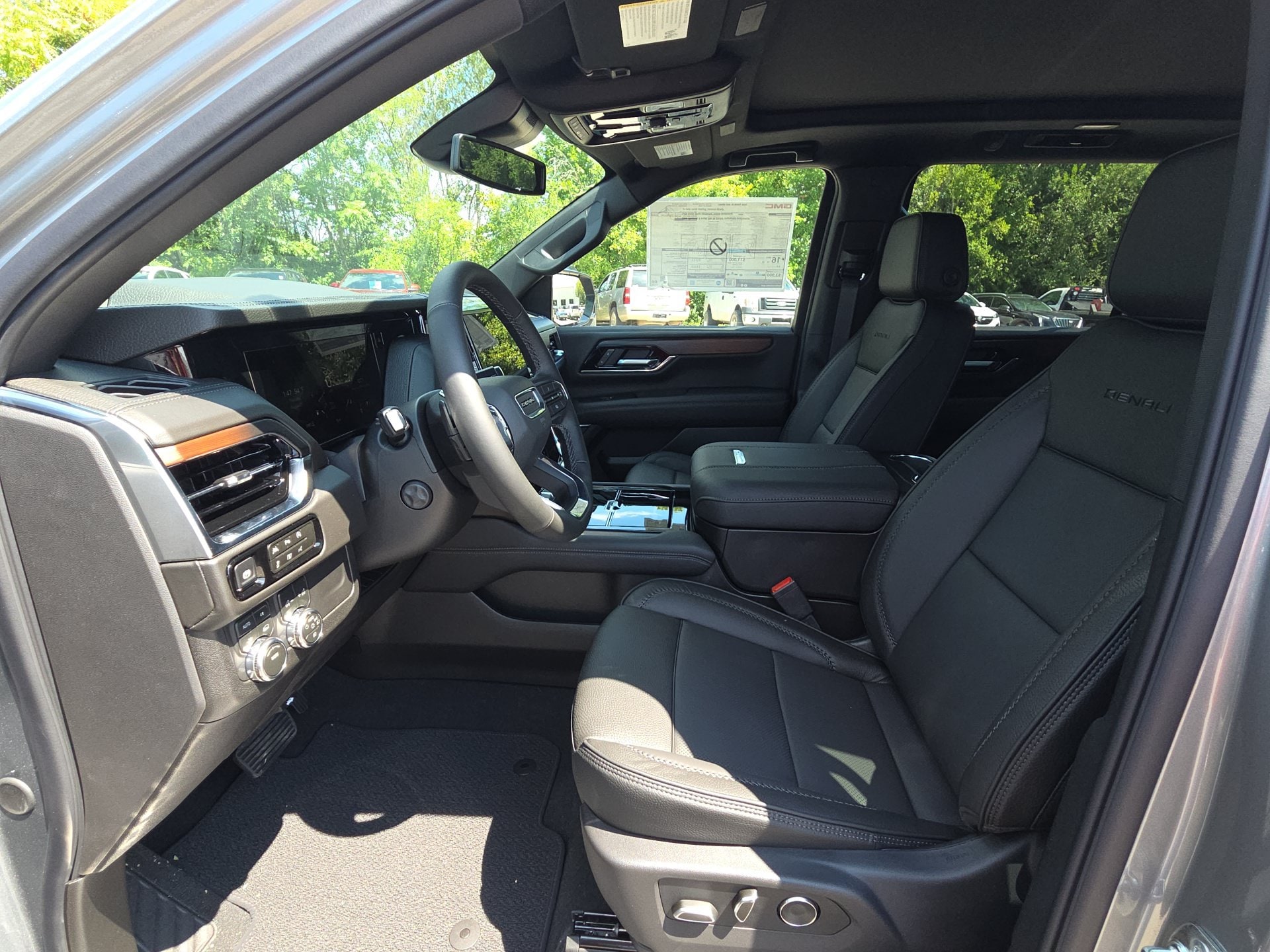 2026 GMC Yukon XL Denali - Photo 15