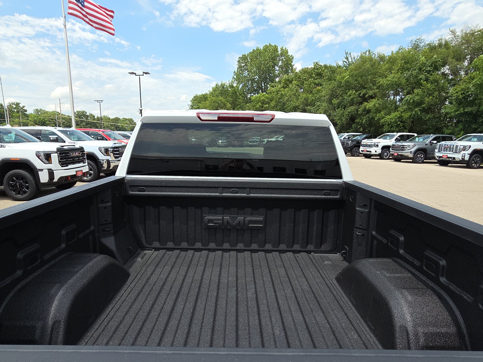 2026 GMC Sierra 1500 AT4 - Photo 8