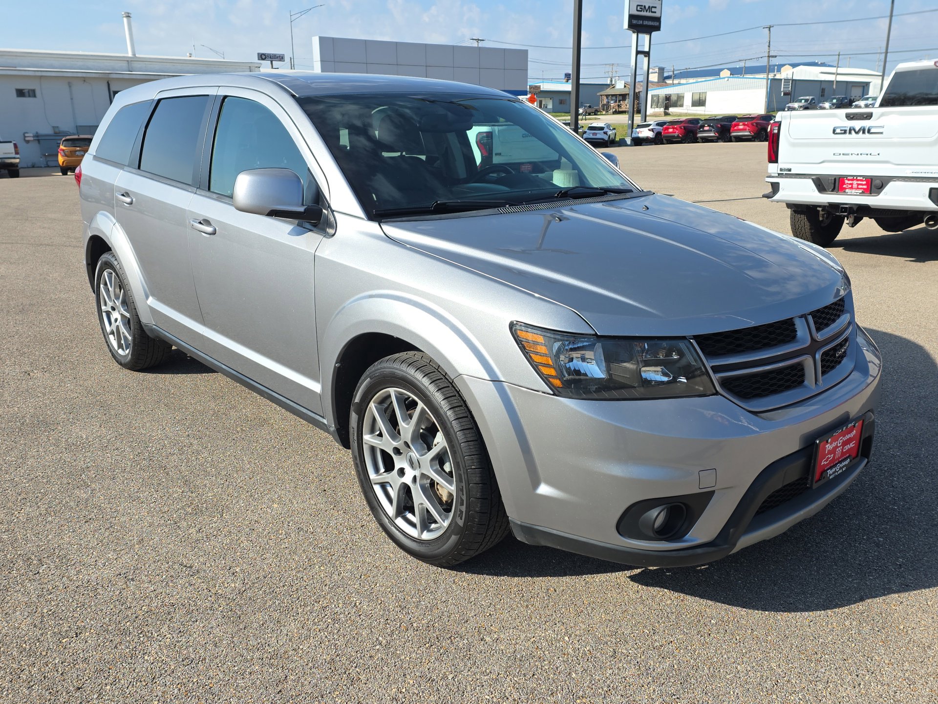 View vehicle photo 2