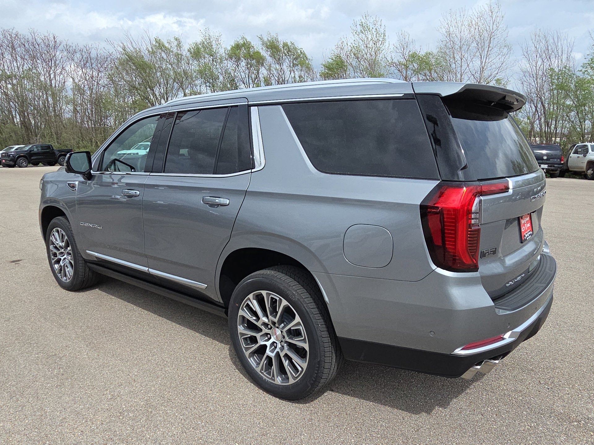 View vehicle photo 6