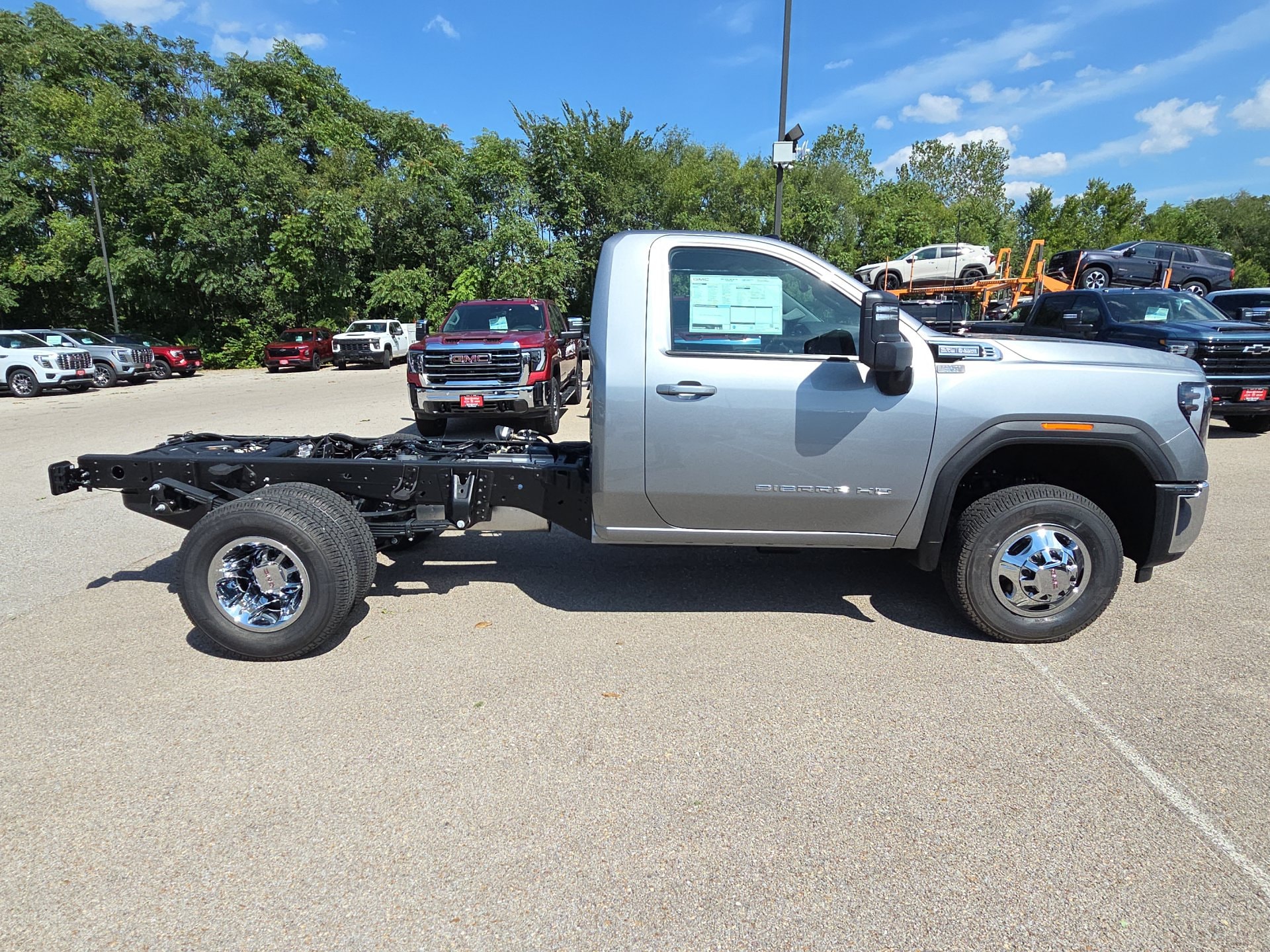 2026 GMC Sierra 3500 Chassis Cab SLE - Photo 9