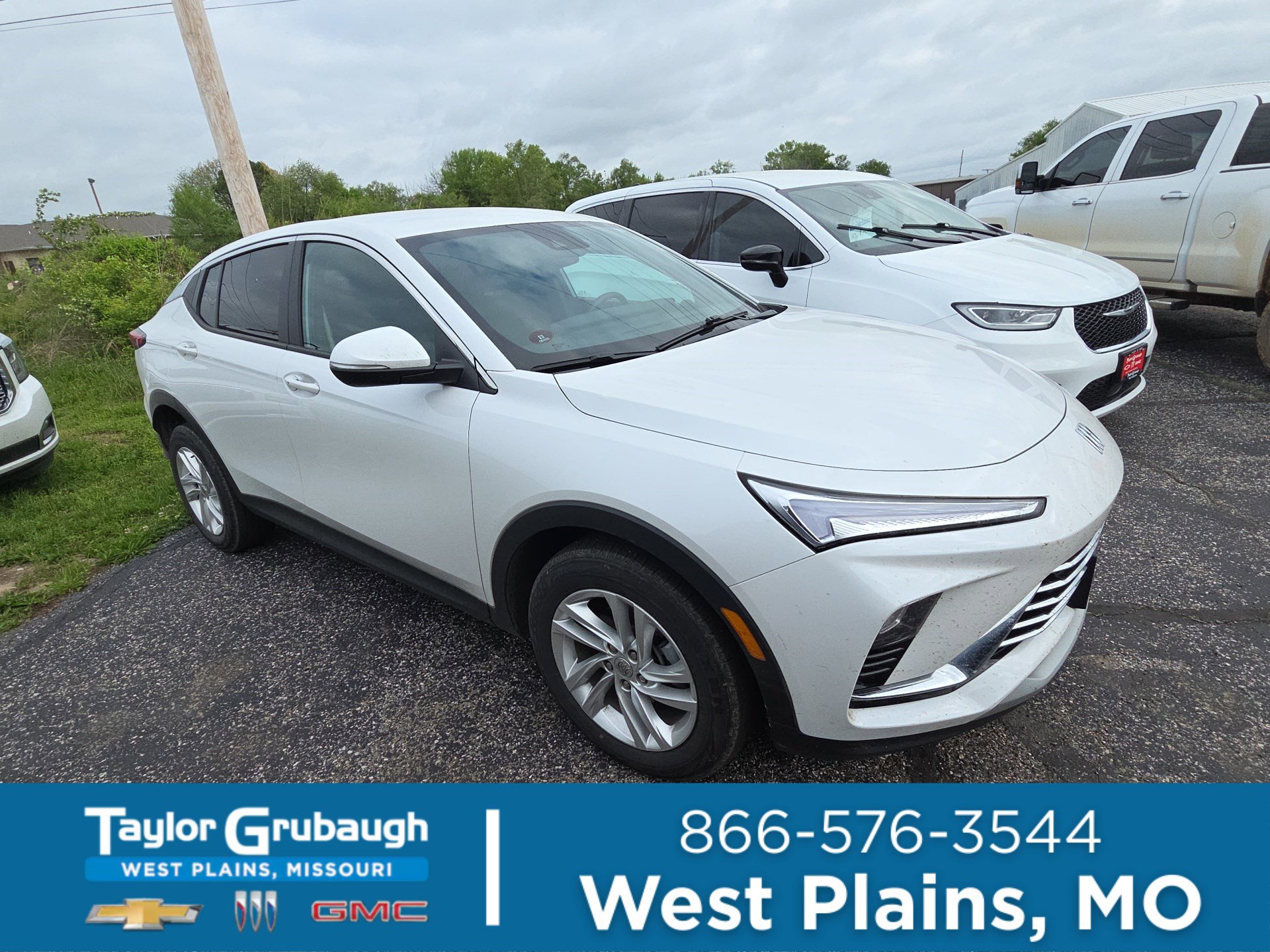 White Frost Tricoat 2024 Buick Envista Preferred FWD SUV / Crossover Front-Wheel Drive Automatic