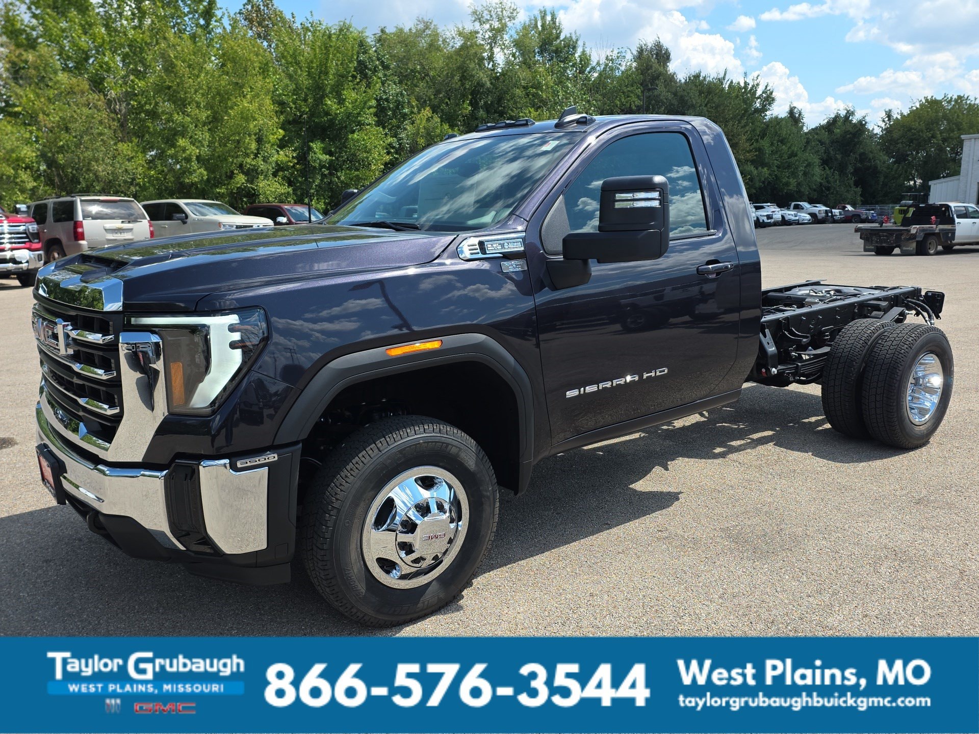 2026 GMC Sierra 3500 Chassis Cab SLE - Photo 4