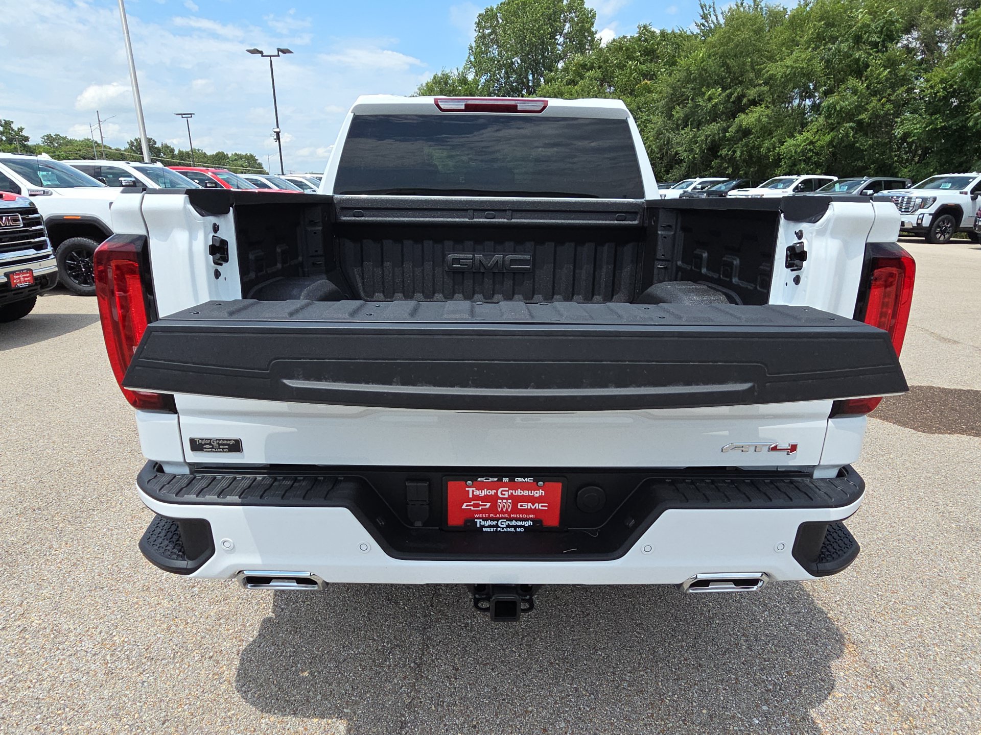 2026 GMC Sierra 1500 AT4 - Photo 9