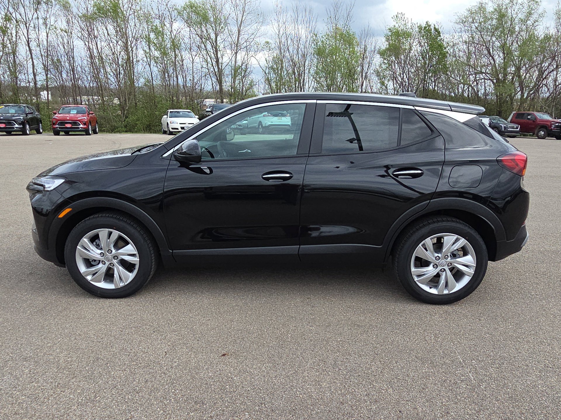 View vehicle photo 5