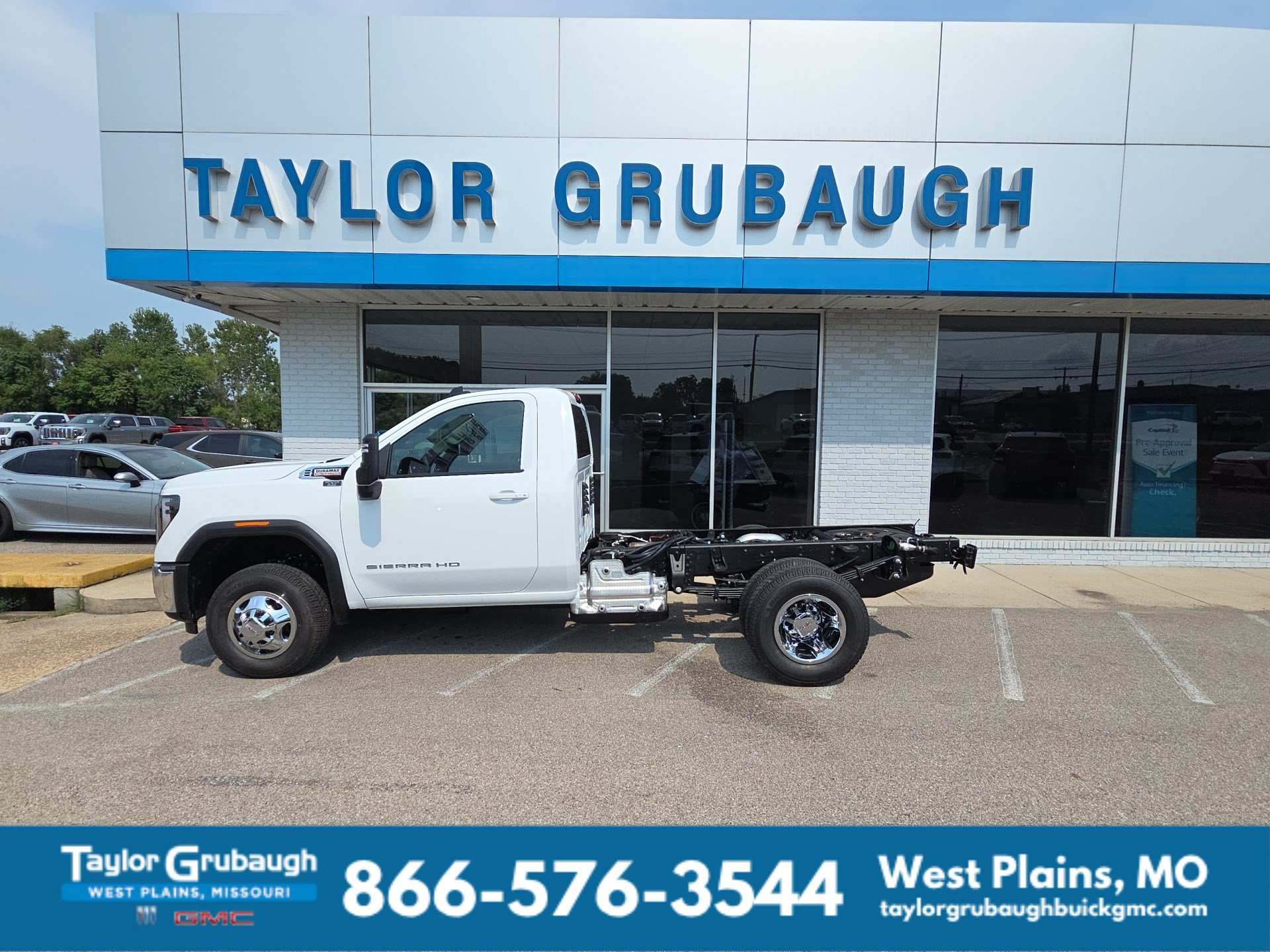 Summit White 2026 GMC Sierra 3500HD Chassis Pickup Truck Four-Wheel Drive Automatic