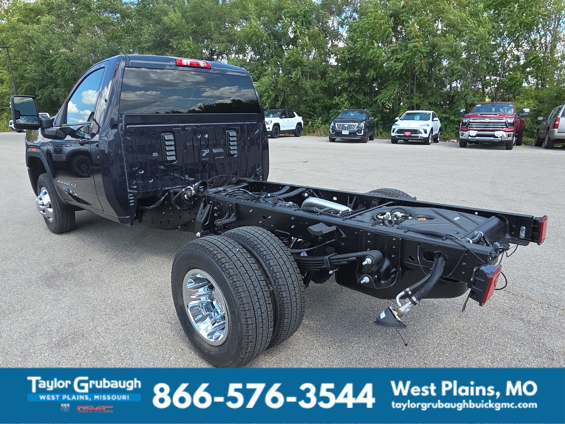 2026 GMC Sierra 3500 Chassis Cab SLE - Photo 6