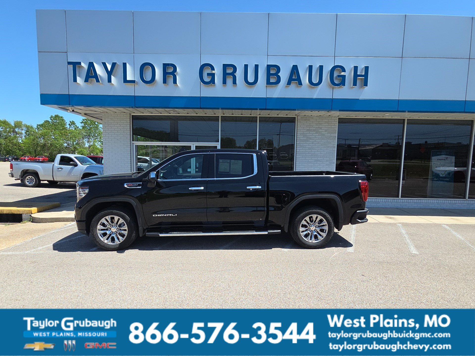 Onyx Black 2025 GMC Sierra 1500 Pickup Truck Four-Wheel Drive Automatic