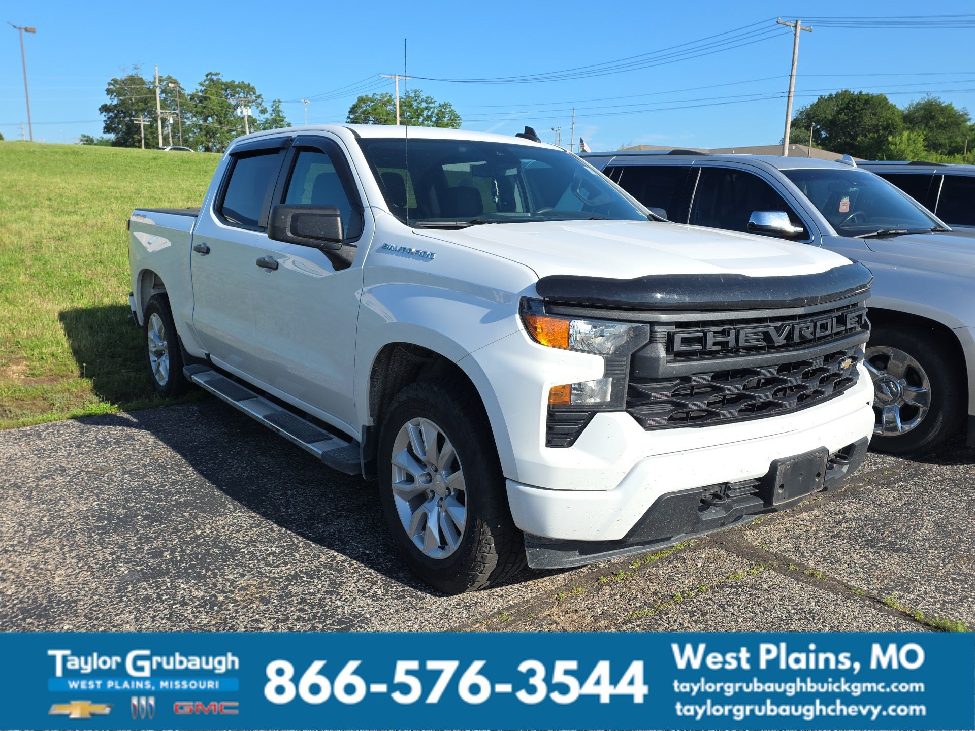 Summit White 2022 Chevrolet Silverado 1500 Pickup Truck Four-Wheel Drive Automatic