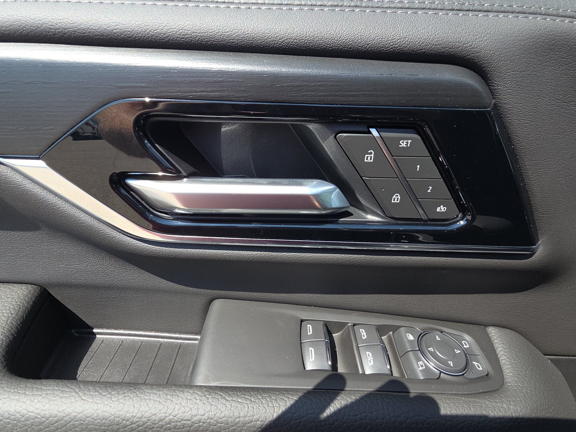 2026 GMC Yukon XL Denali - Photo 13