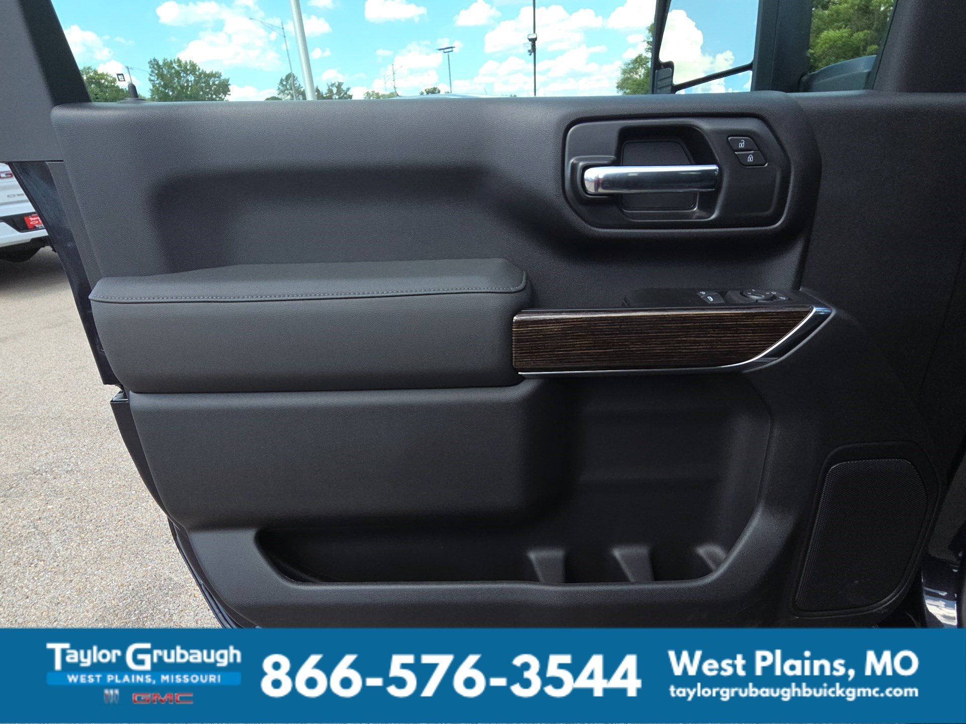 2026 GMC Sierra 3500 Chassis Cab SLE - Photo 13