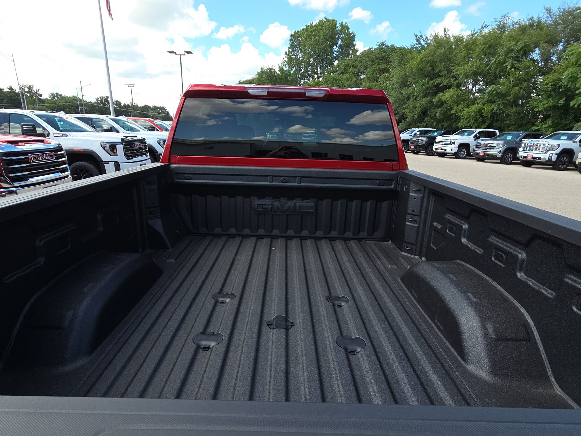 2026 GMC Sierra 2500HD SLT - Photo 8