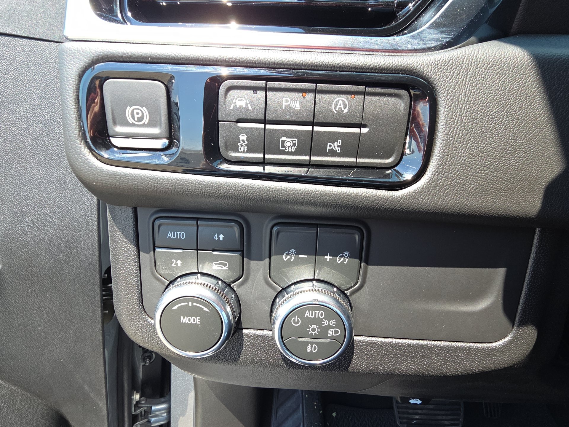2026 GMC Yukon XL Denali - Photo 20