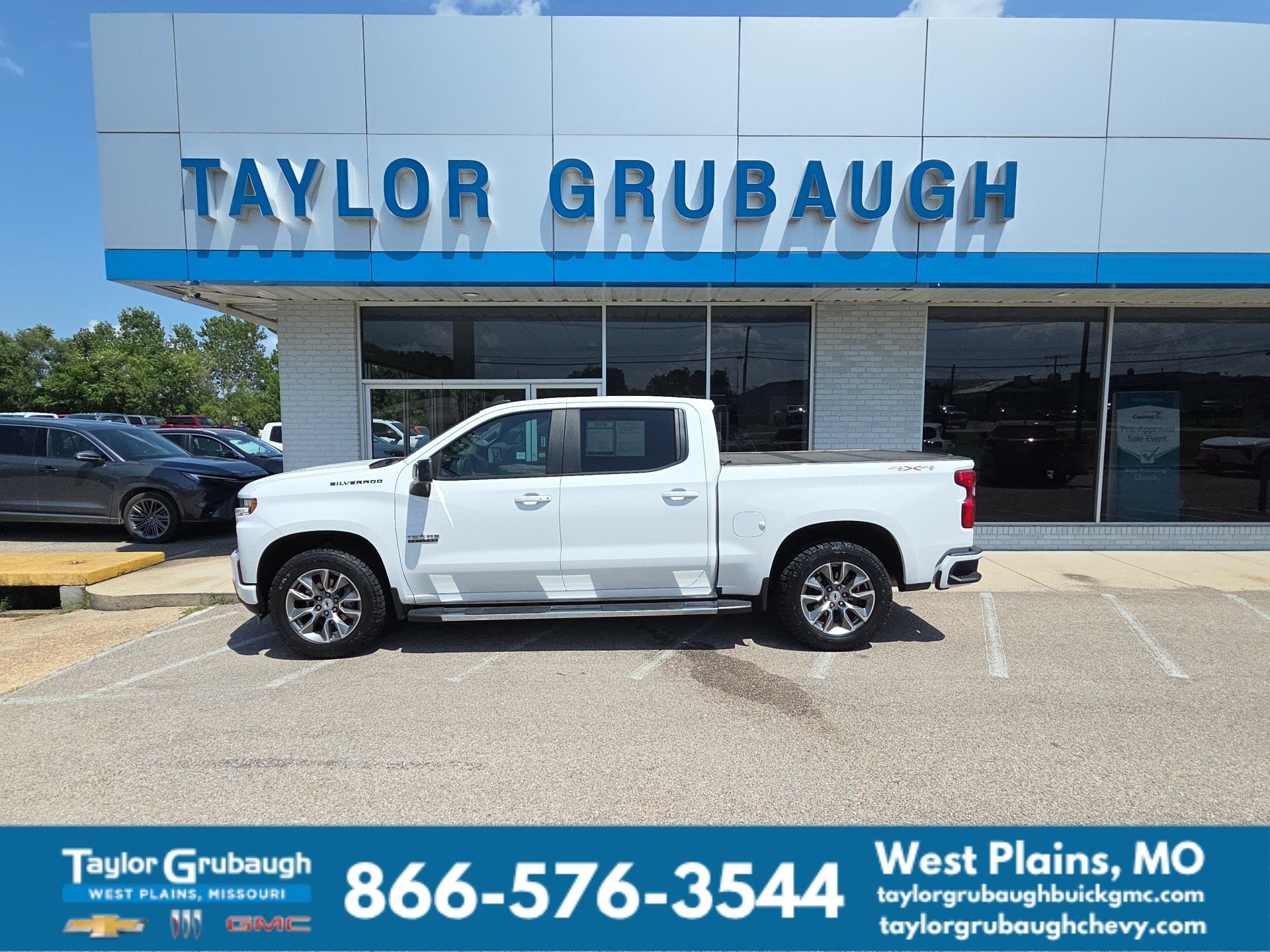 Summit White 2021 Chevrolet Silverado 1500 Pickup Truck Four-Wheel Drive Automatic
