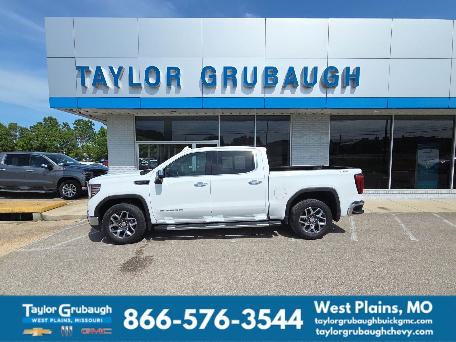 Summit White 2023 GMC Sierra 1500 Pickup Truck Four-Wheel Drive Automatic