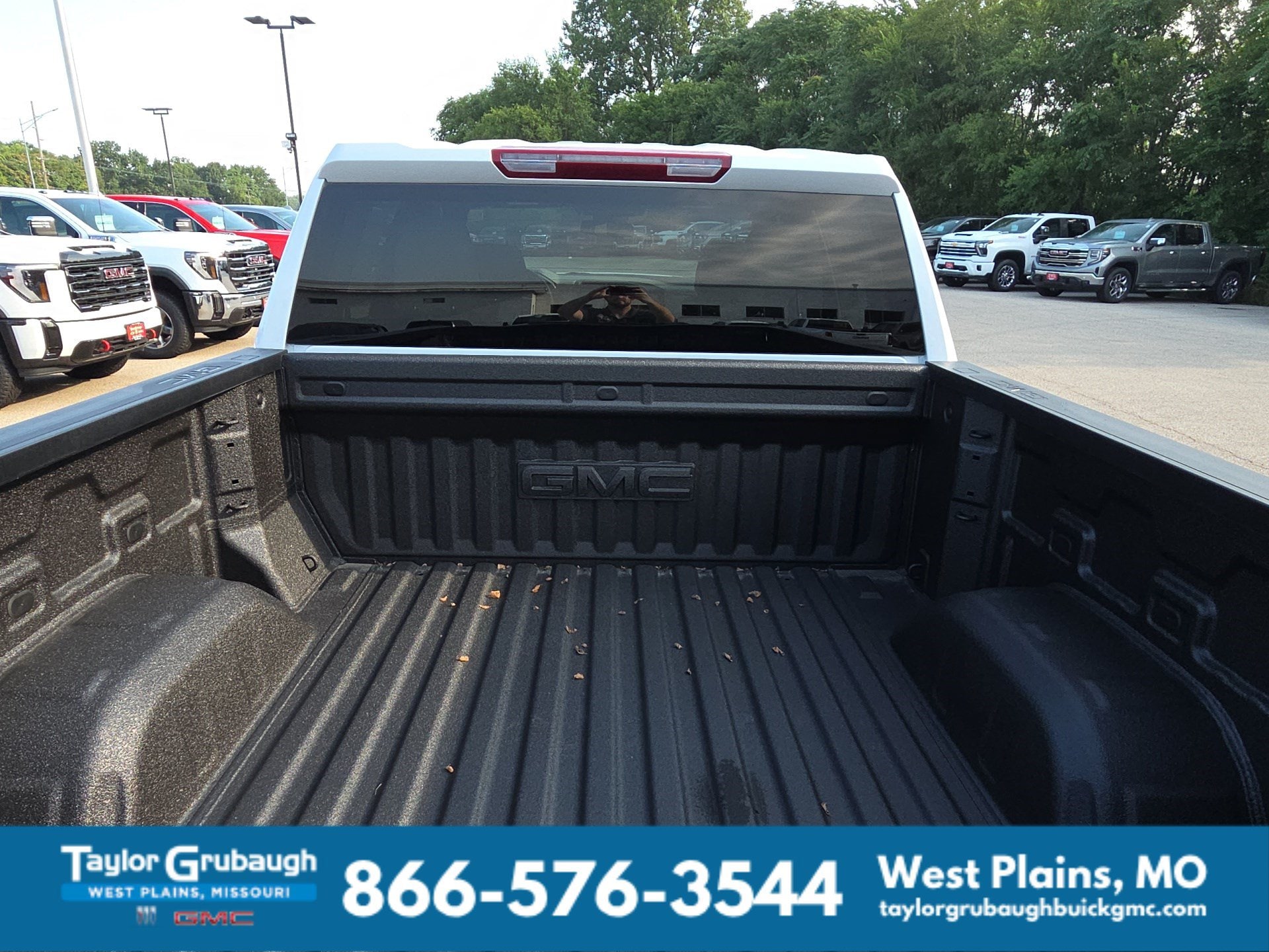 2026 GMC Sierra 1500 SLT - Photo 8