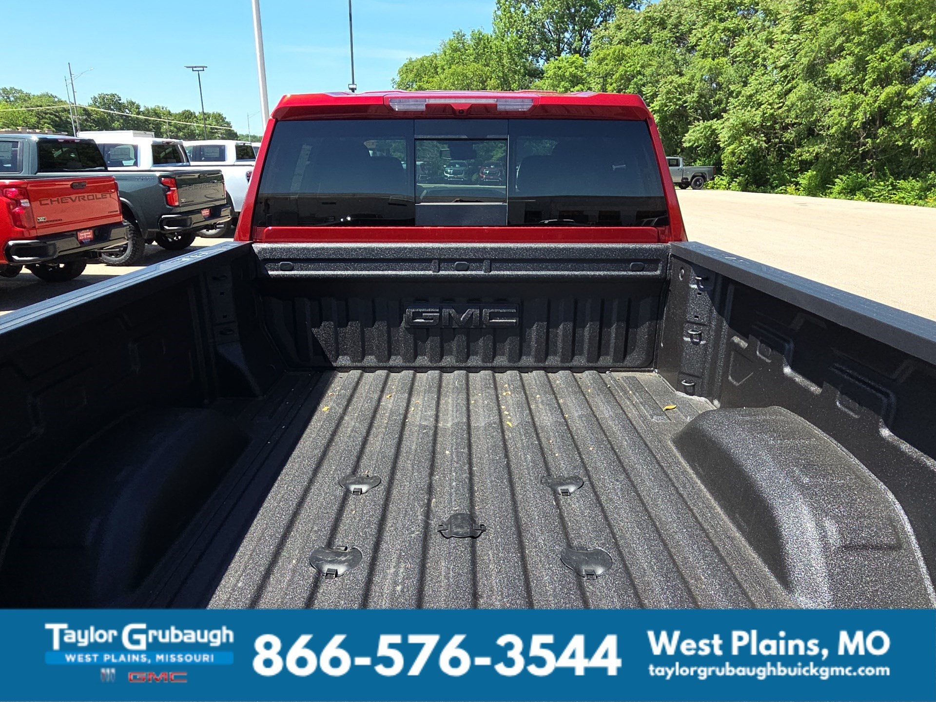 2026 GMC Sierra 2500HD SLT - Photo 9