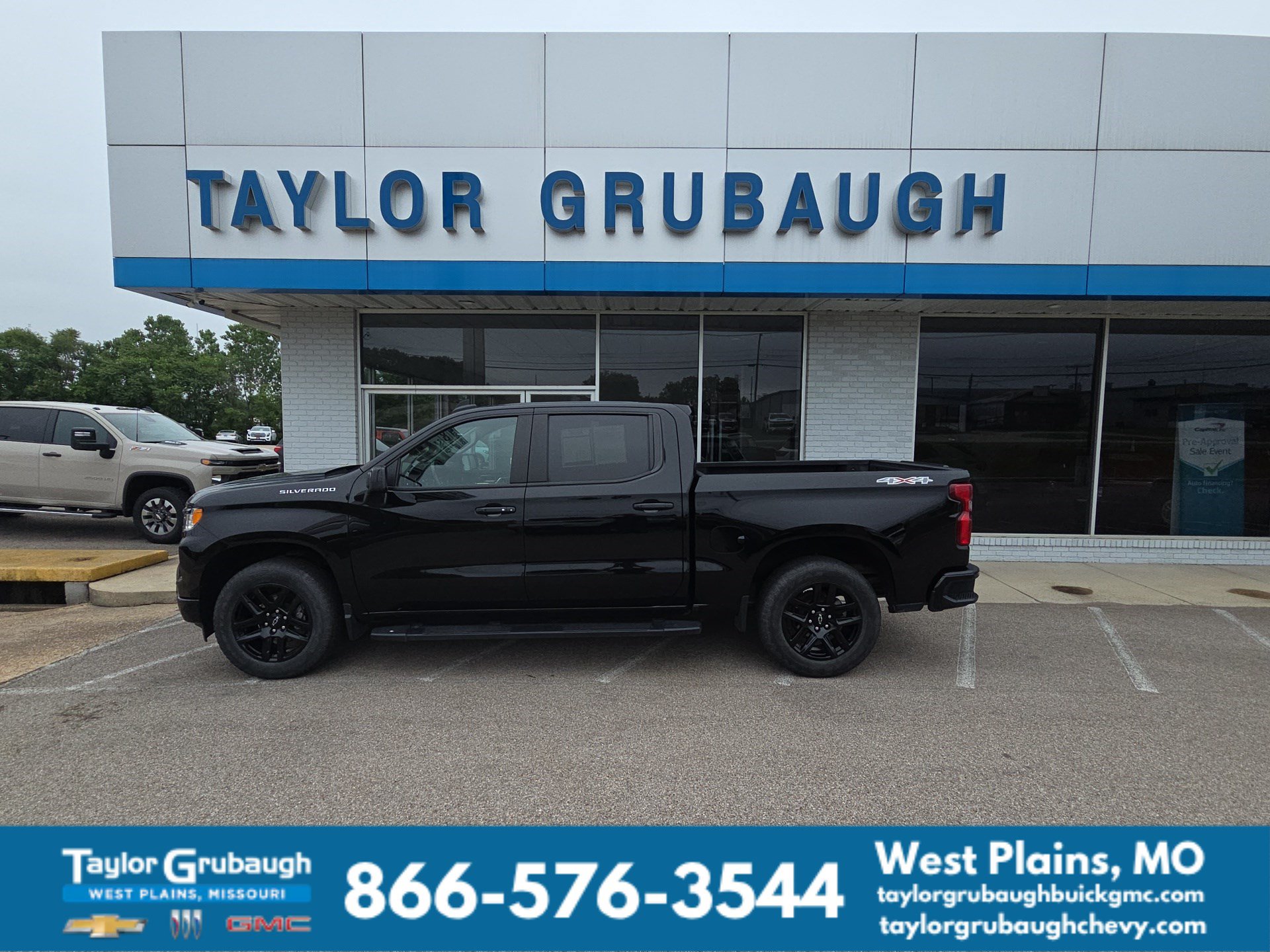  2023 Chevrolet Silverado 1500 RST Crew Cab 4WD   
