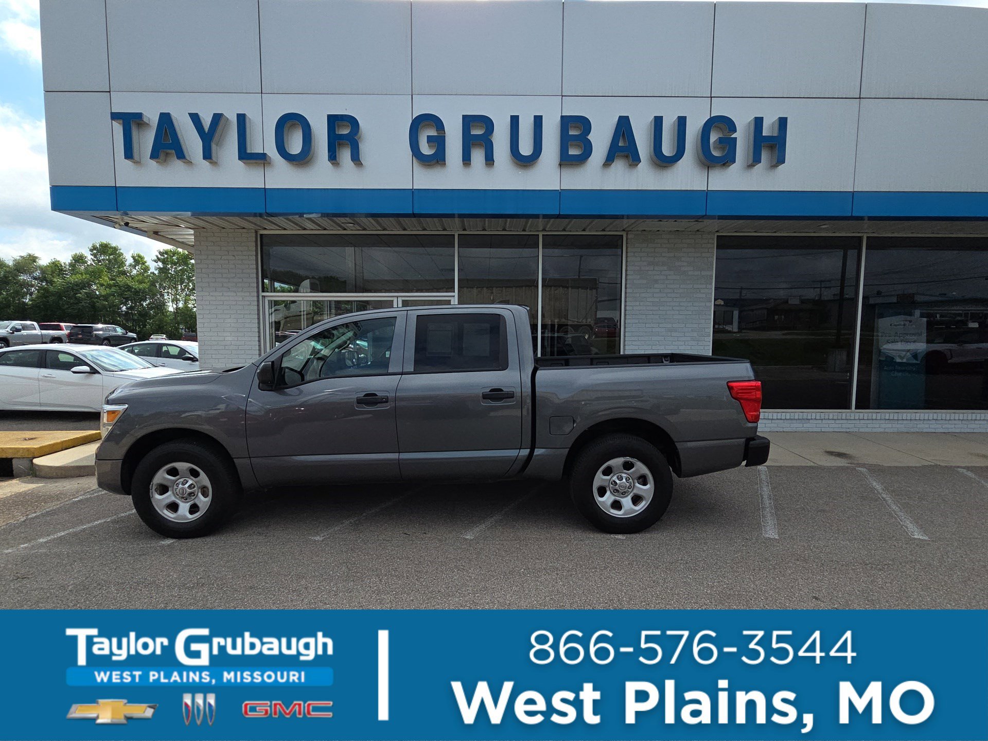 2023 Nissan Titan S Crew Cab 4WD Pickup Truck Four-Wheel Drive Automatic