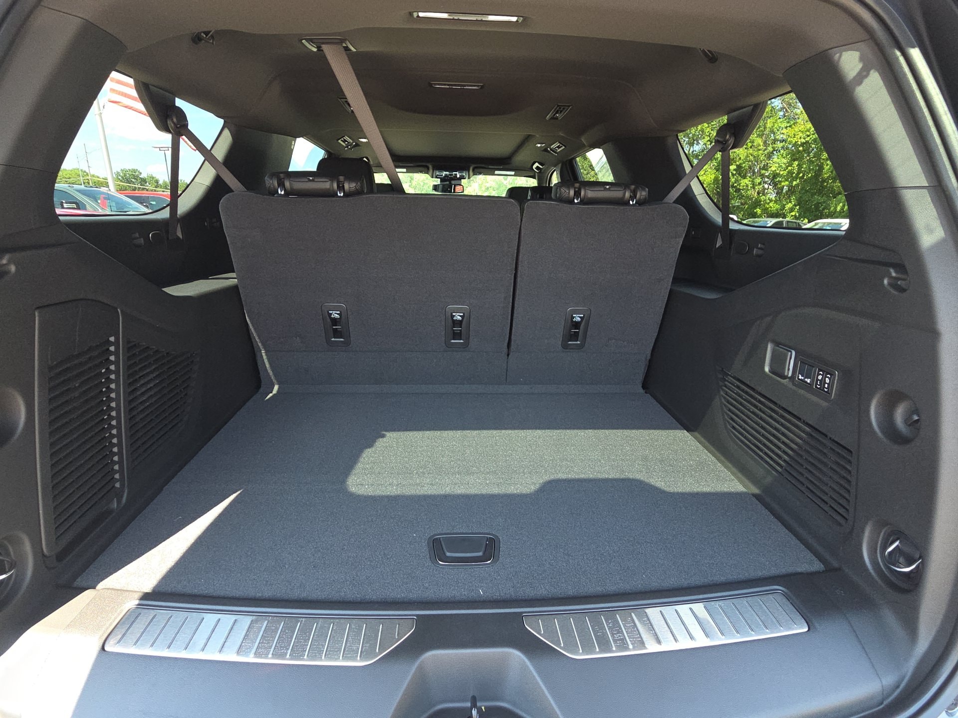 2026 GMC Yukon XL Denali - Photo 34
