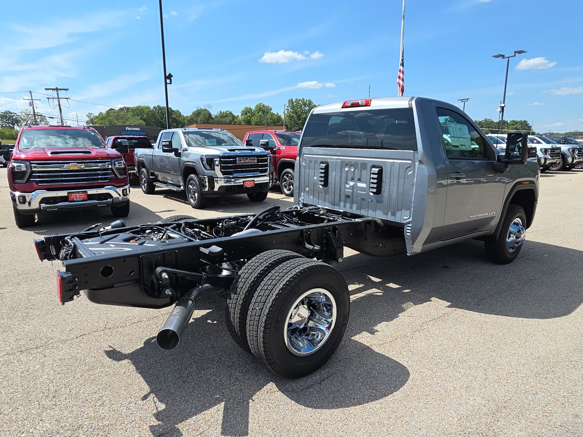 2026 GMC Sierra 3500 Chassis Cab SLE - Photo 9