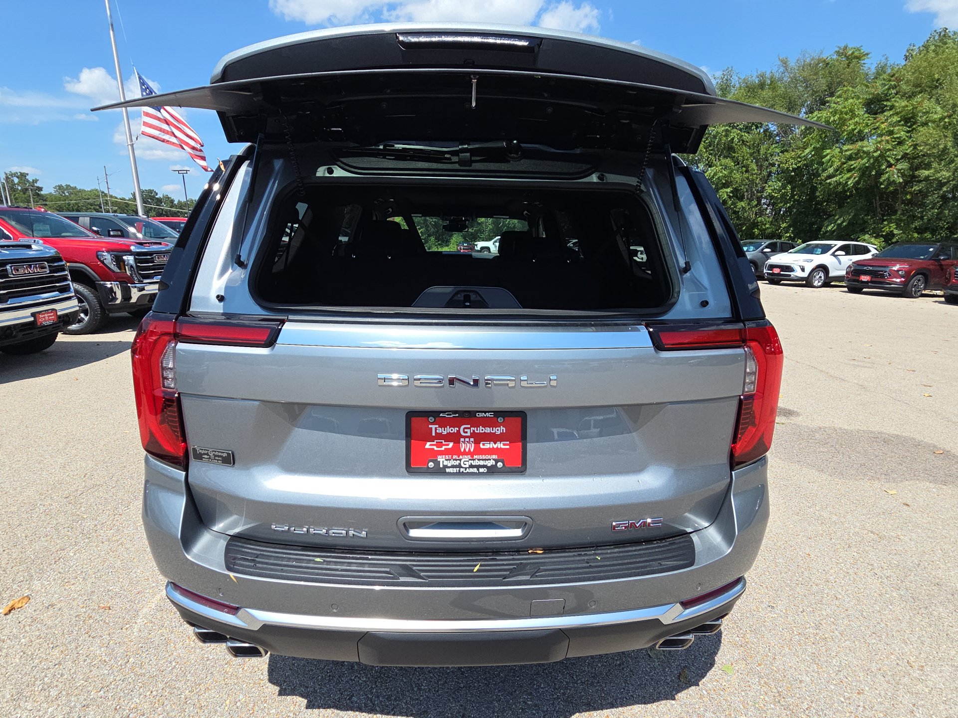 2026 GMC Yukon XL Denali - Photo 36