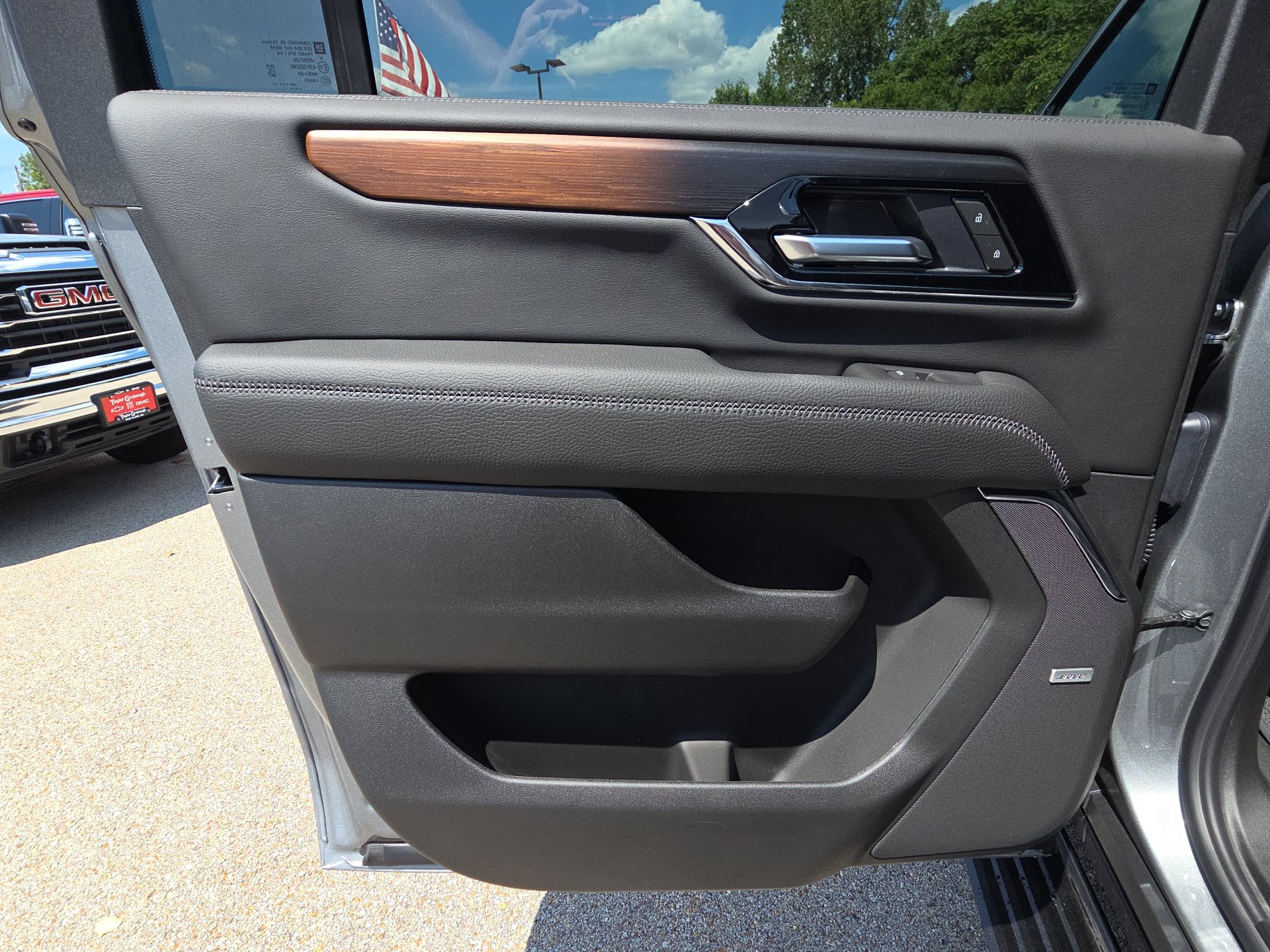 2026 GMC Yukon XL Denali - Photo 27