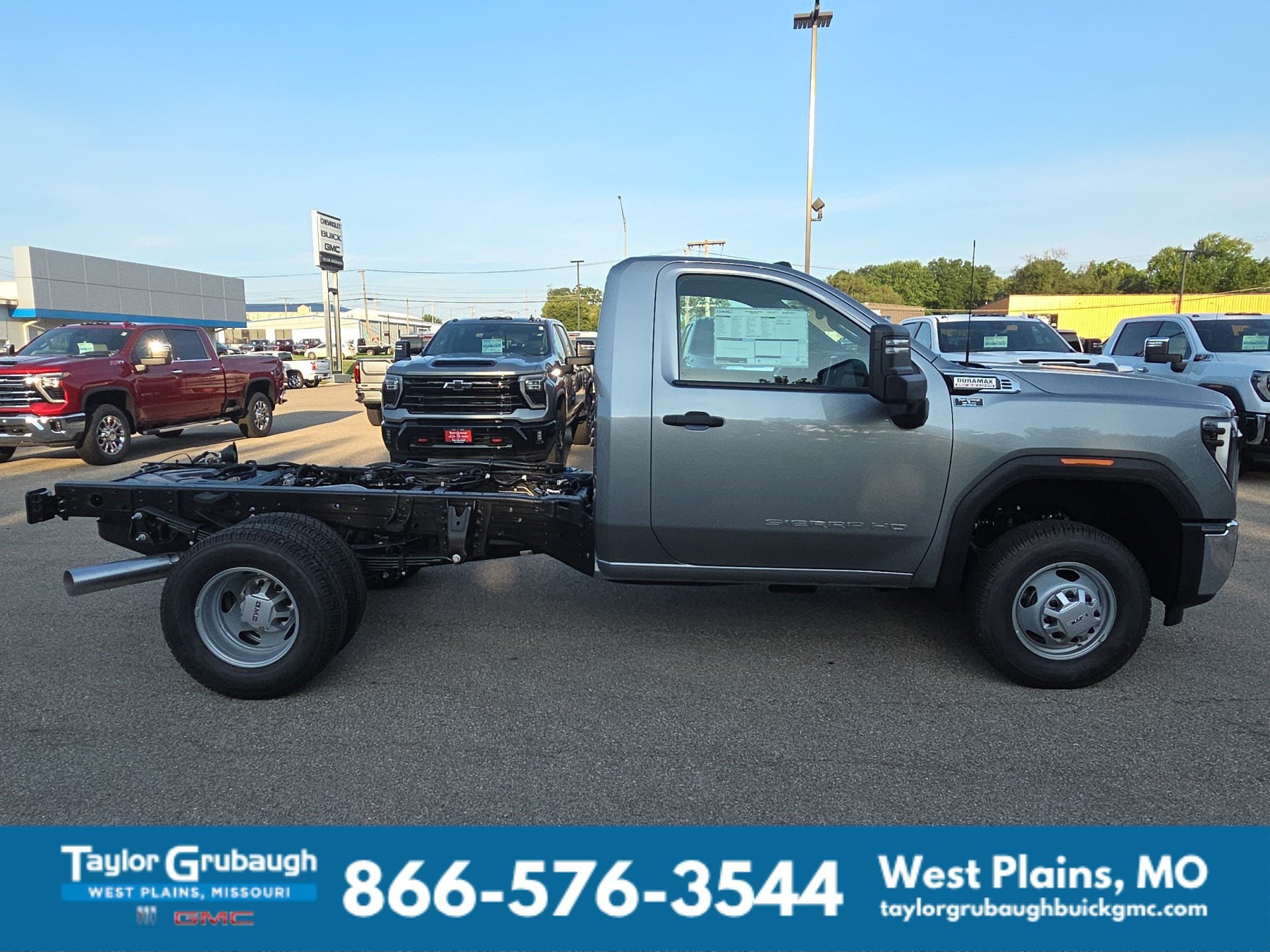 2026 GMC Sierra 3500HD Pro - Photo 10