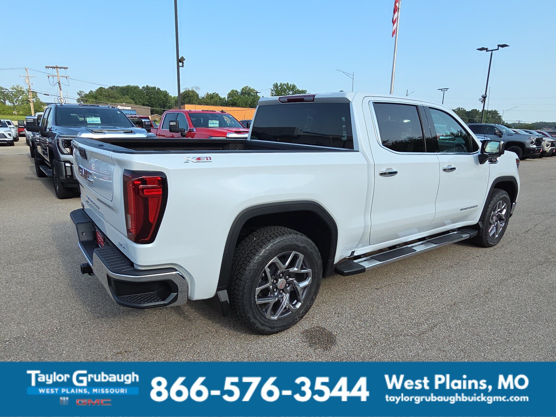 2026 GMC Sierra 1500 SLT - Photo 10