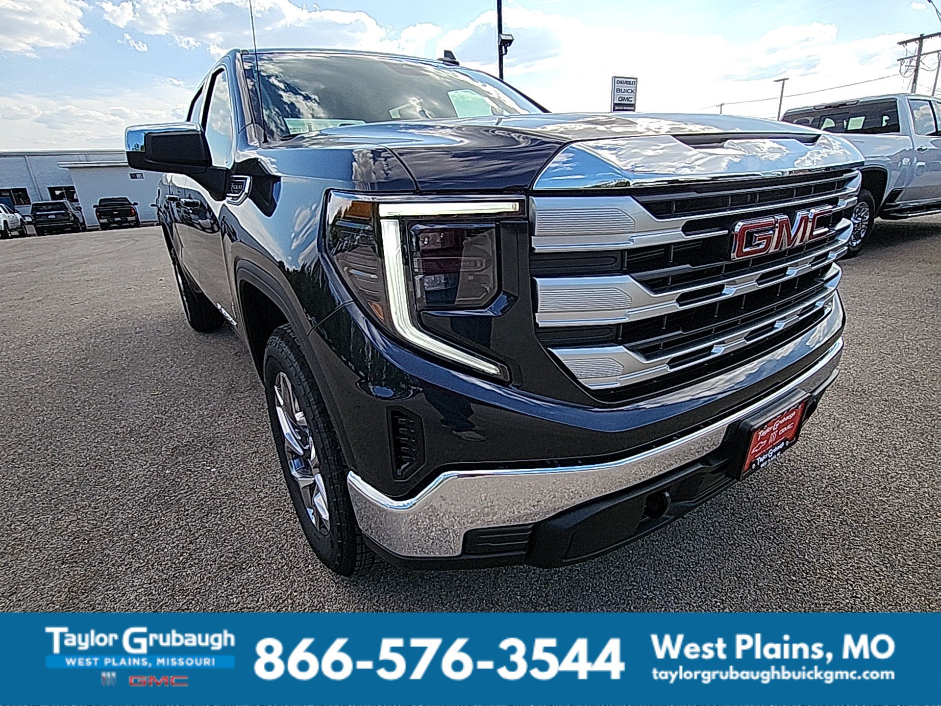 2026 GMC Sierra 1500 SLE - Photo 13