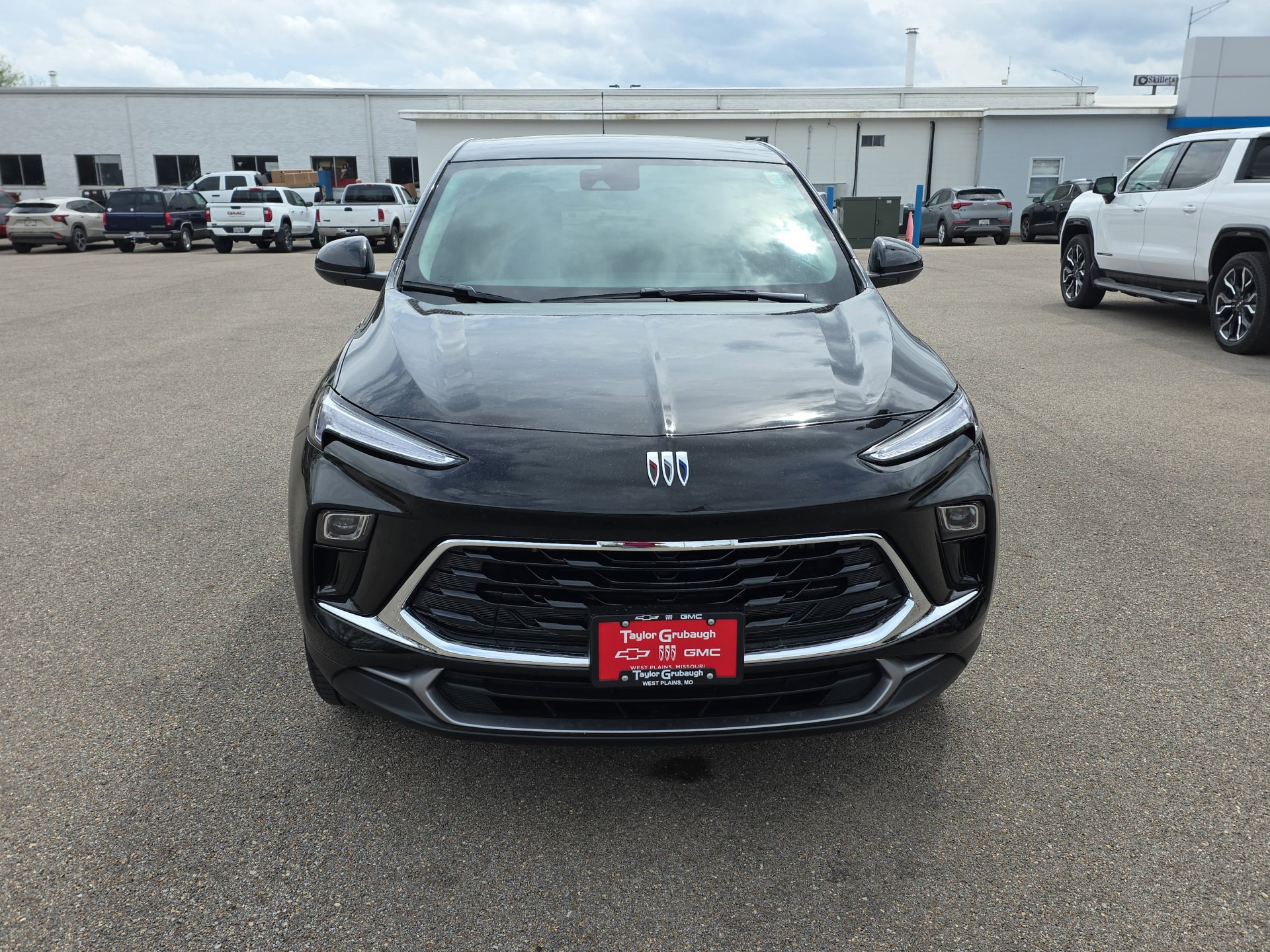 View vehicle photo 3