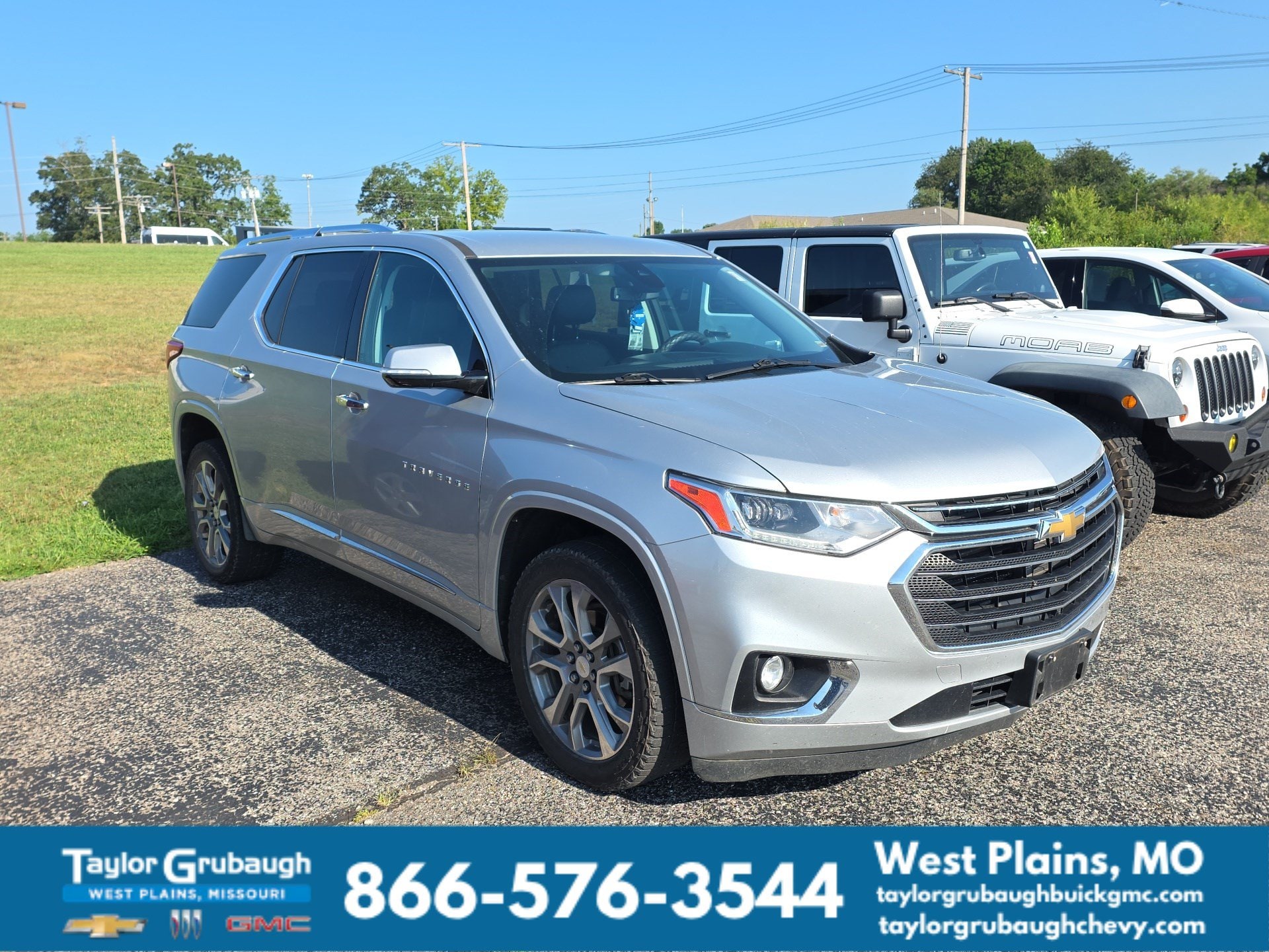 Silver ICE Metallic 2019 Chevrolet Traverse SUV / Crossover Four-Wheel Drive Automatic