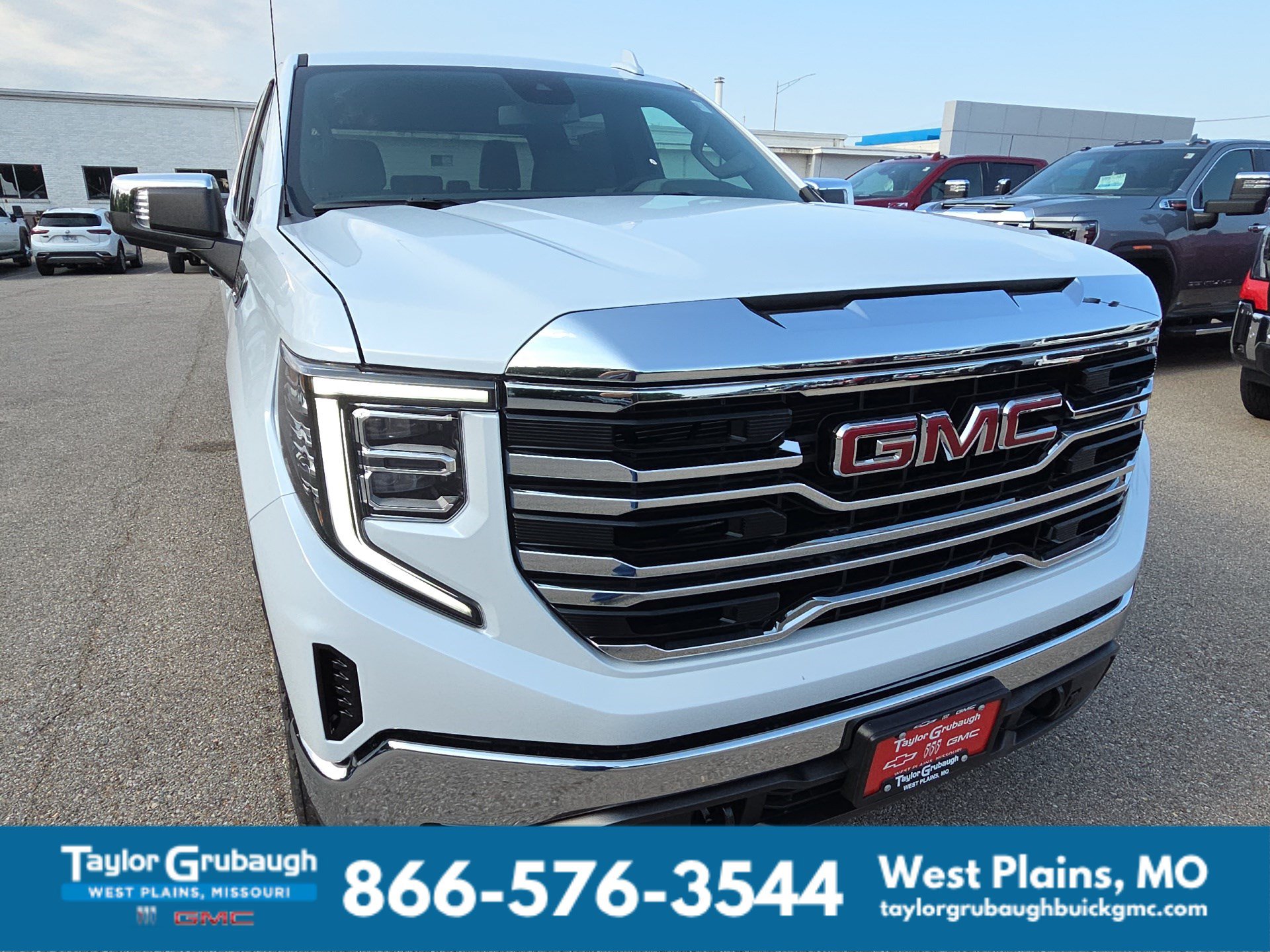 2026 GMC Sierra 1500 SLT - Photo 13