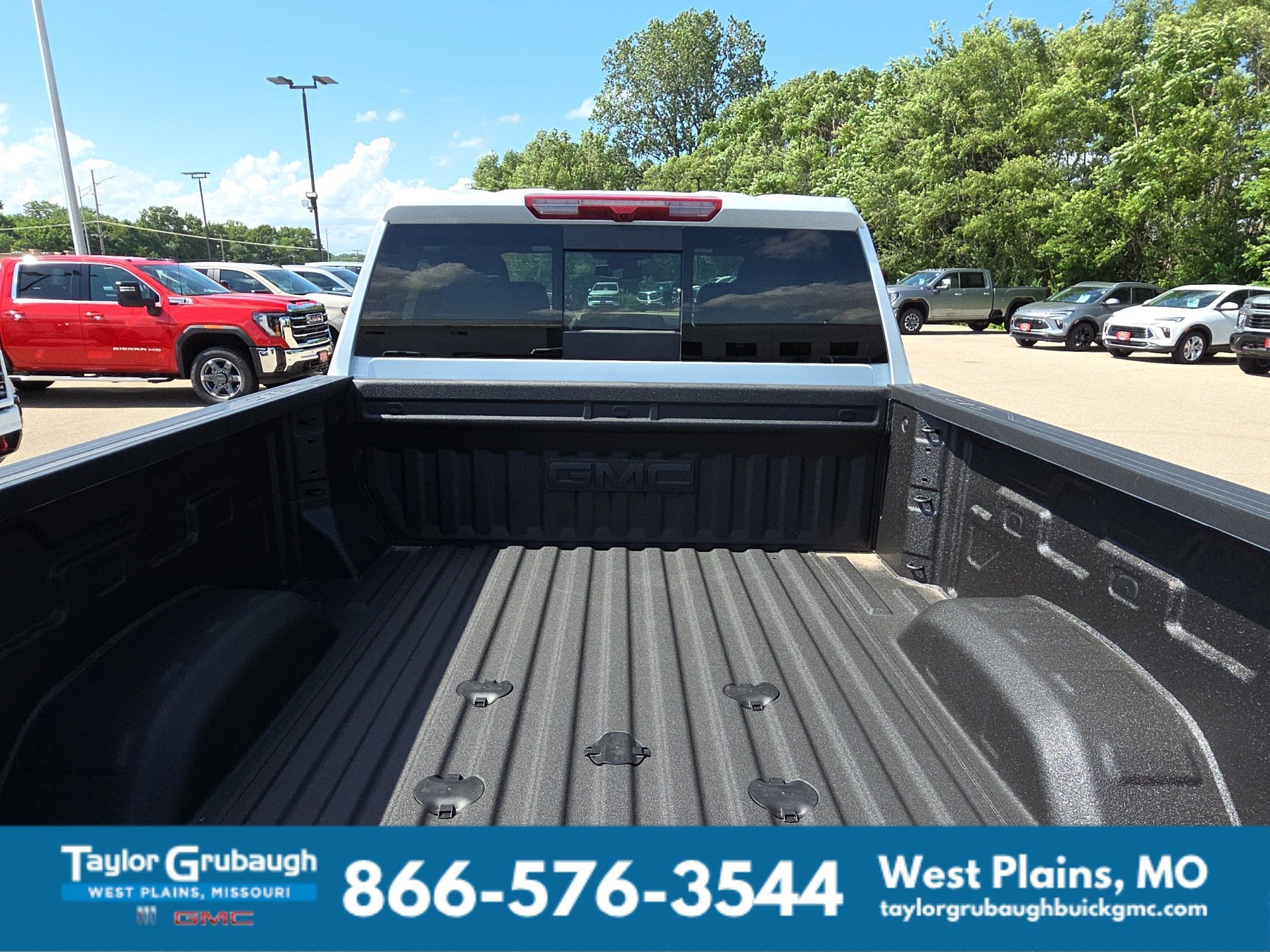 2026 GMC Sierra 3500HD SLT - Photo 9