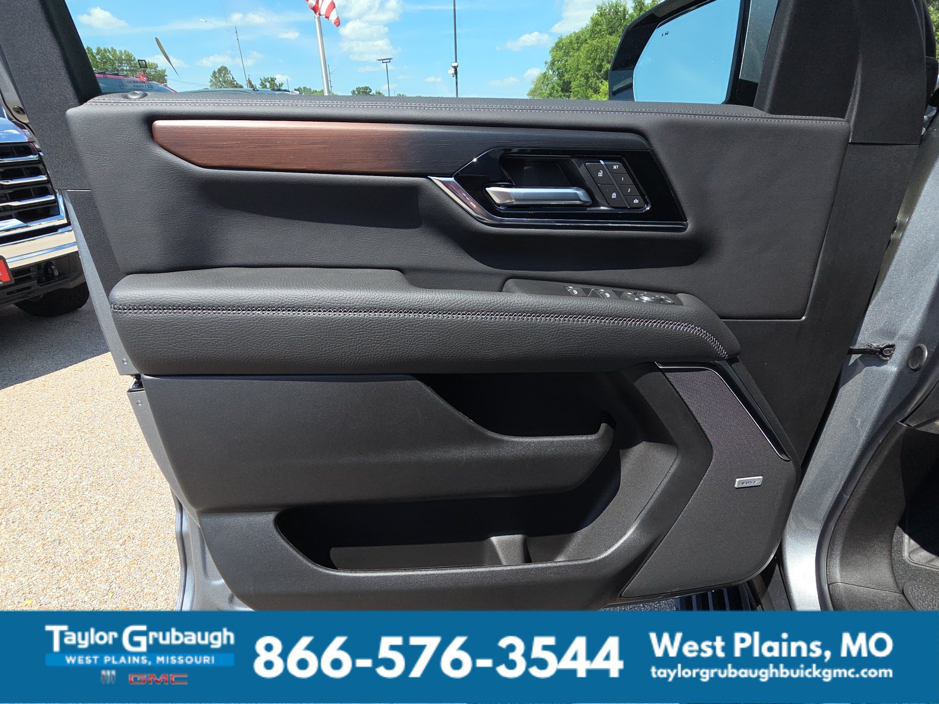 2026 GMC Yukon XL Denali - Photo 12