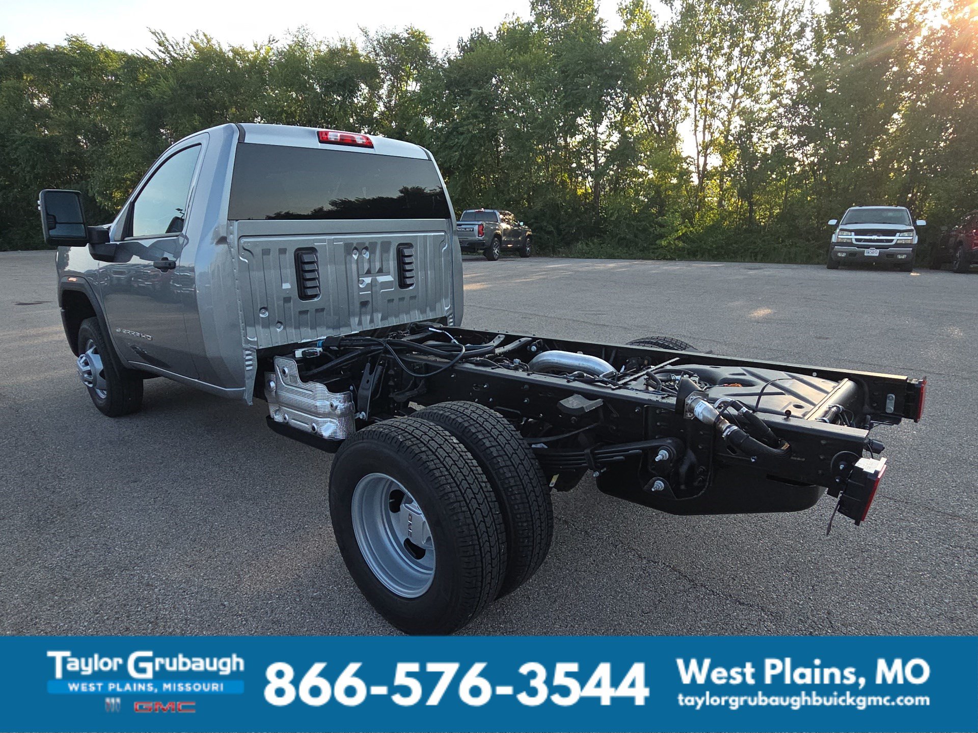 2026 GMC Sierra 3500HD Pro - Photo 6